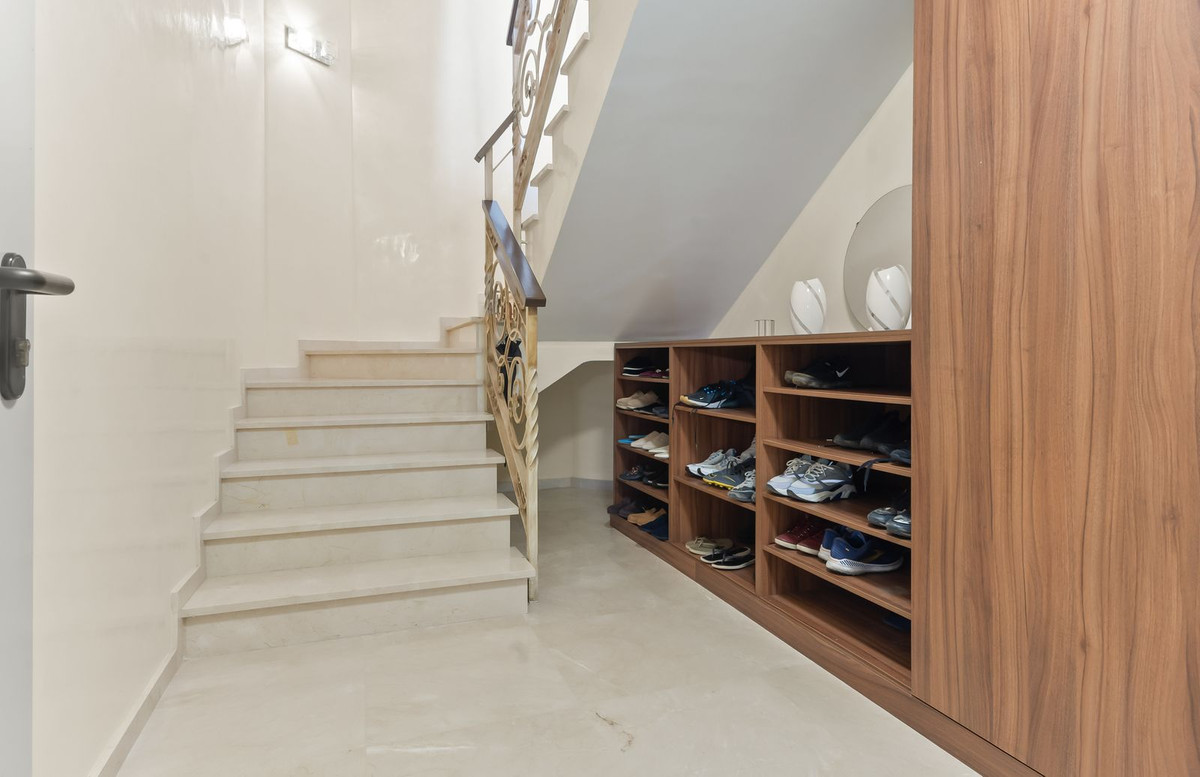6 Bed Townhouse for sale in Benalmadena Costa Costa Del Sol, Málaga, Spain