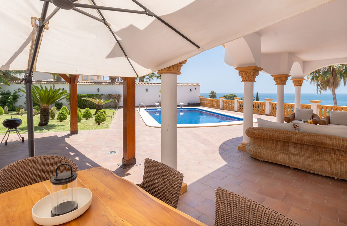 6 Bed Townhouse for sale in Benalmadena Costa Costa Del Sol, Málaga, Spain