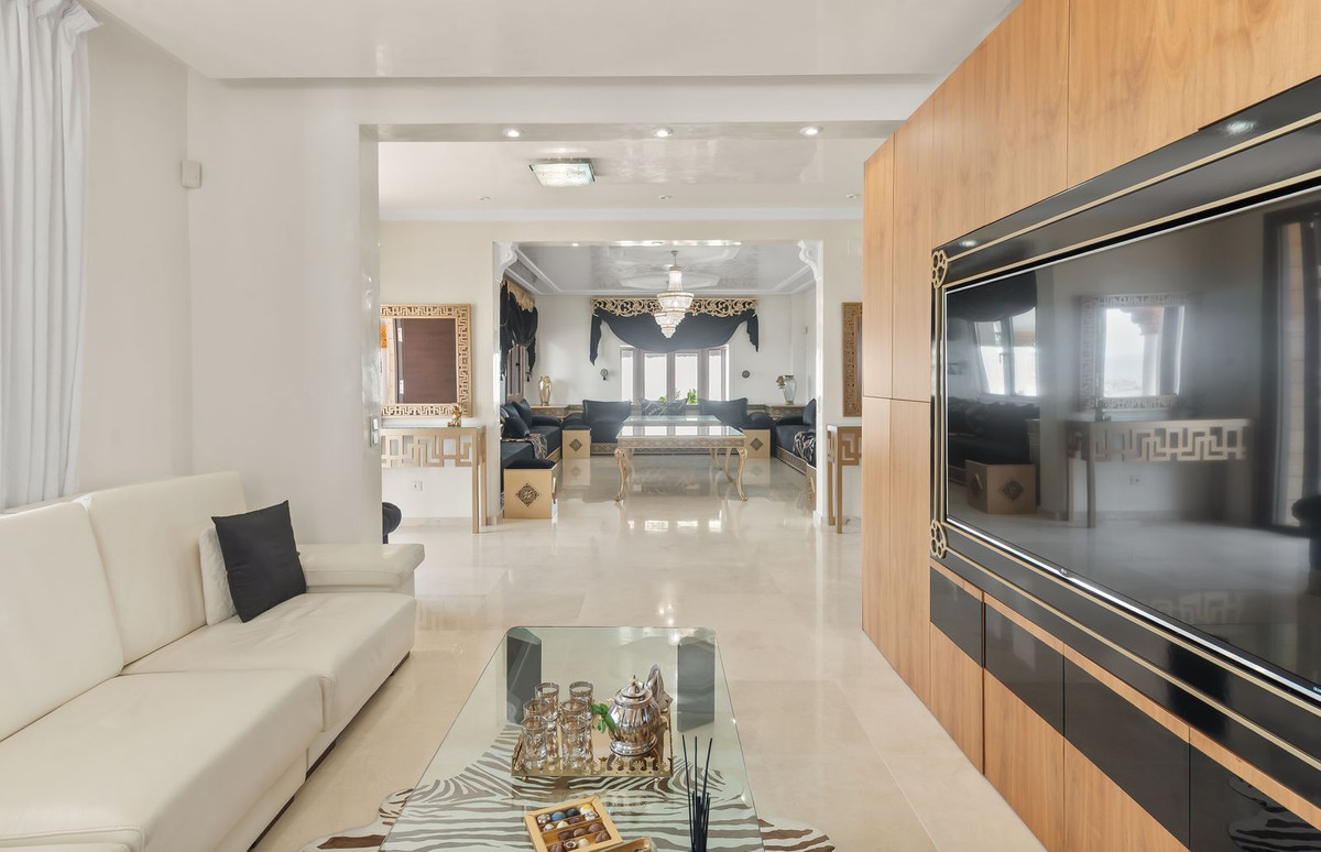 6 Bed Townhouse for sale in Benalmadena Costa Costa Del Sol, Málaga, Spain