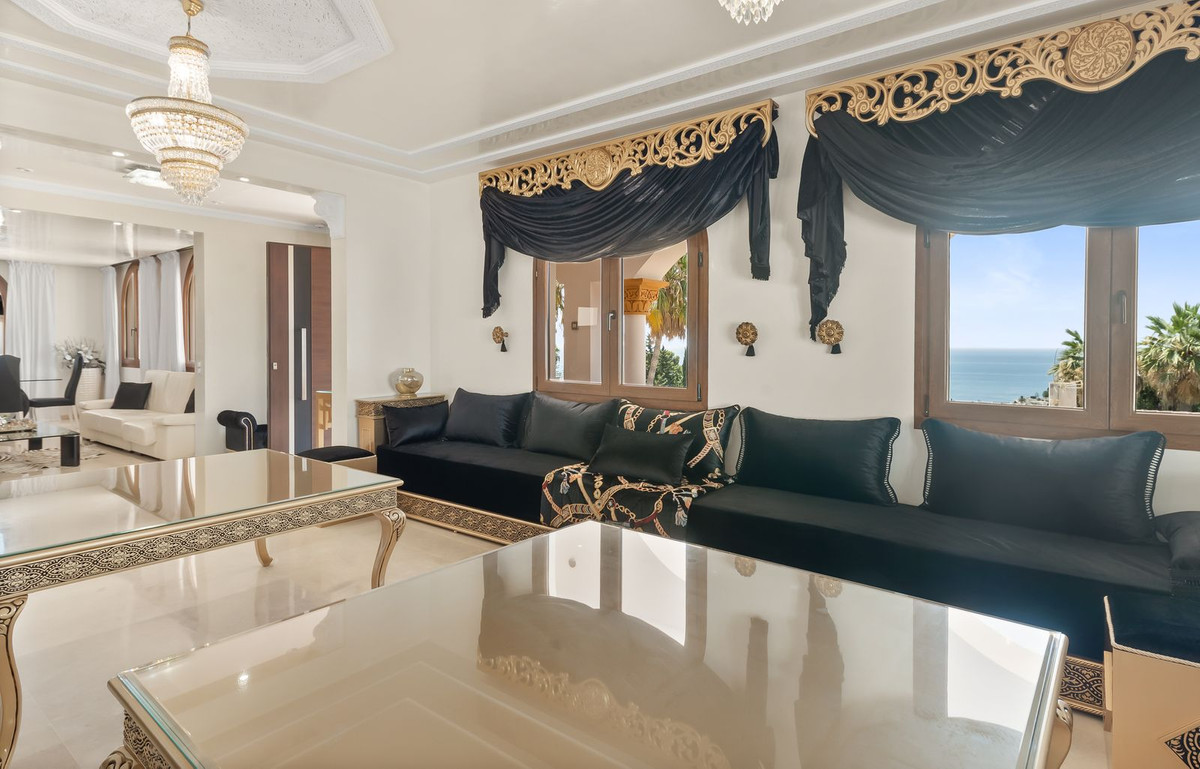 6 Bed Townhouse for sale in Benalmadena Costa Costa Del Sol, Málaga, Spain