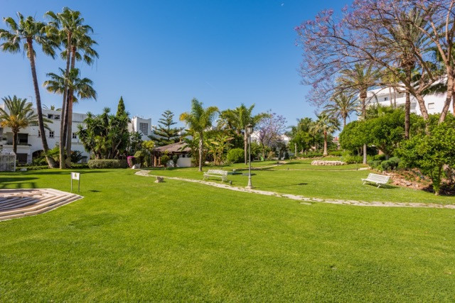 2 Bed Apartment for sale in The Golden Mile Costa Del Sol, Málaga, Spain