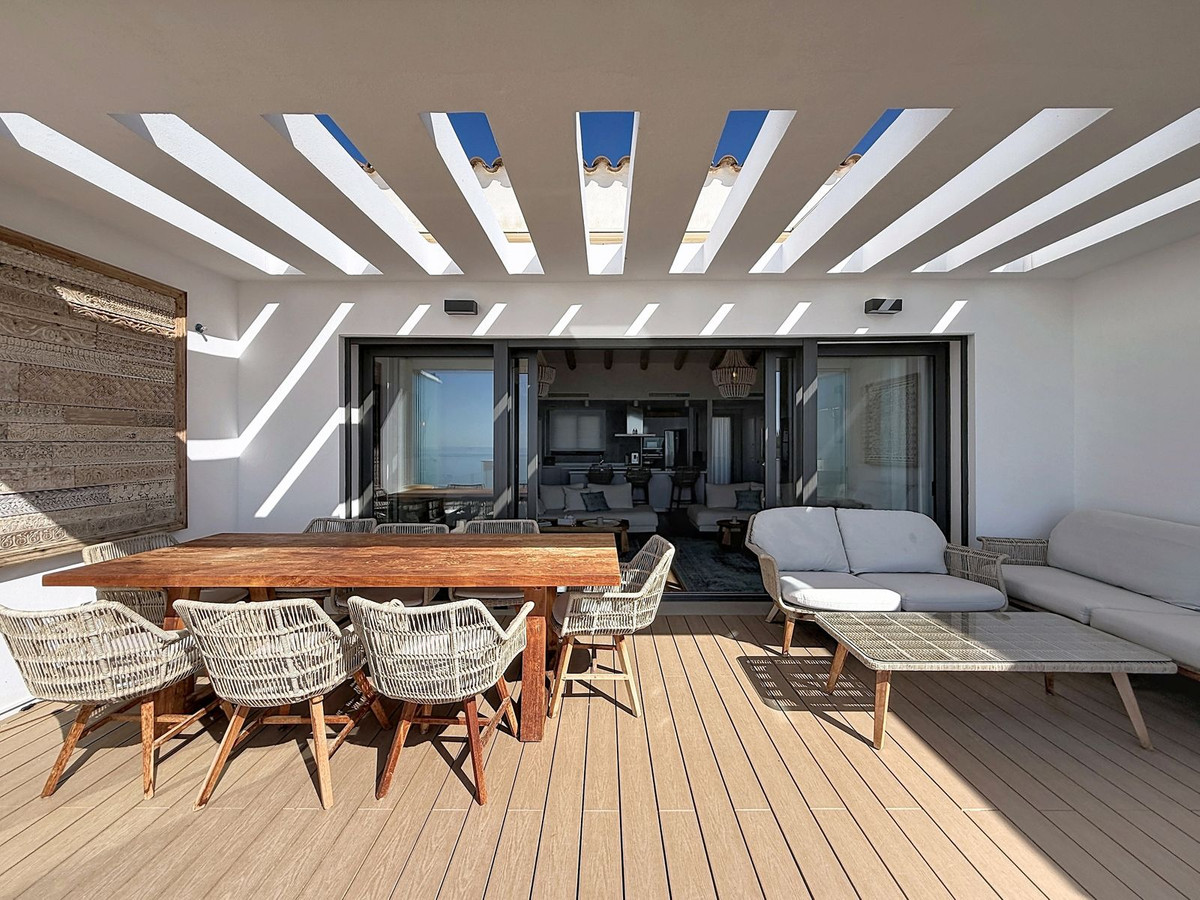 3 Bed Apartment for sale in La Alcaidesa Costa Del Sol, Cádiz, Spain
