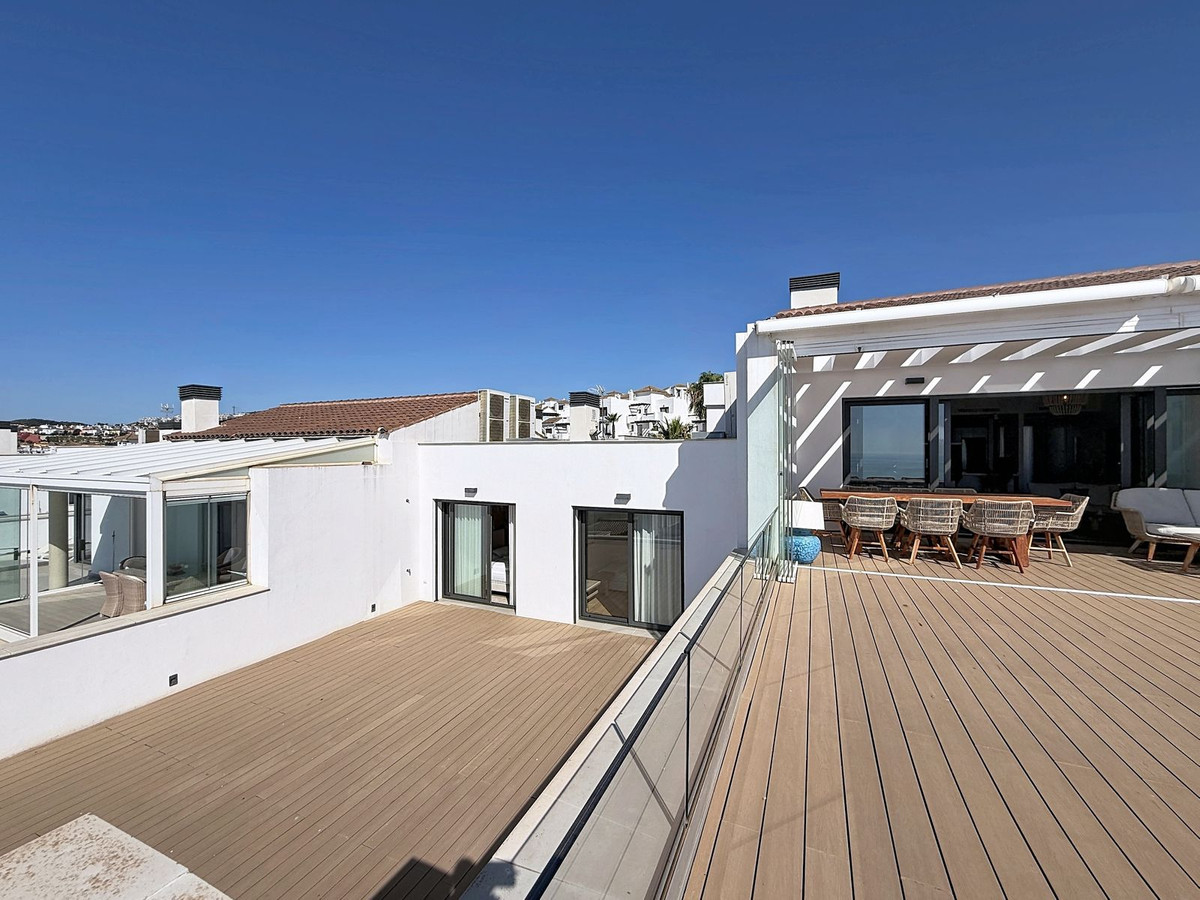 3 Bed Apartment for sale in La Alcaidesa Costa Del Sol, Cádiz, Spain