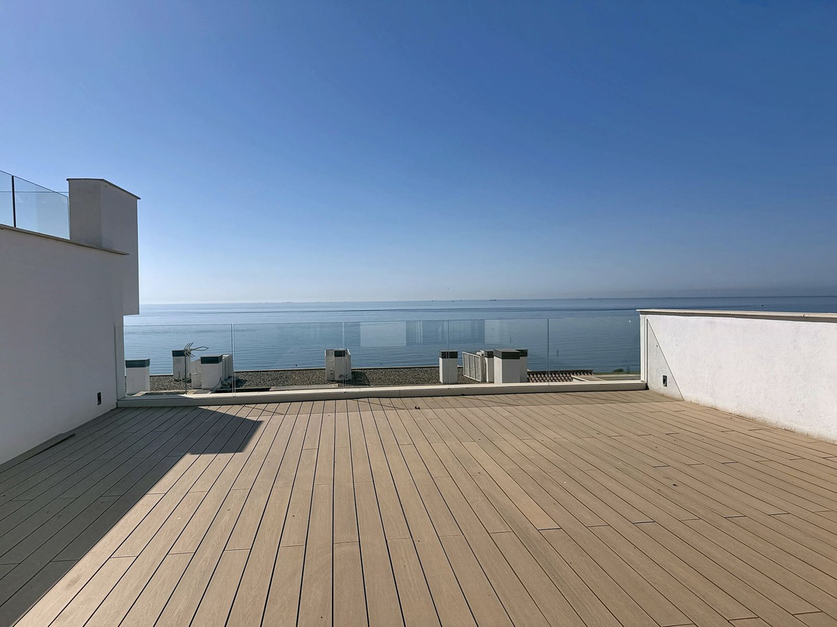 3 Bed Apartment for sale in La Alcaidesa Costa Del Sol, Cádiz, Spain
