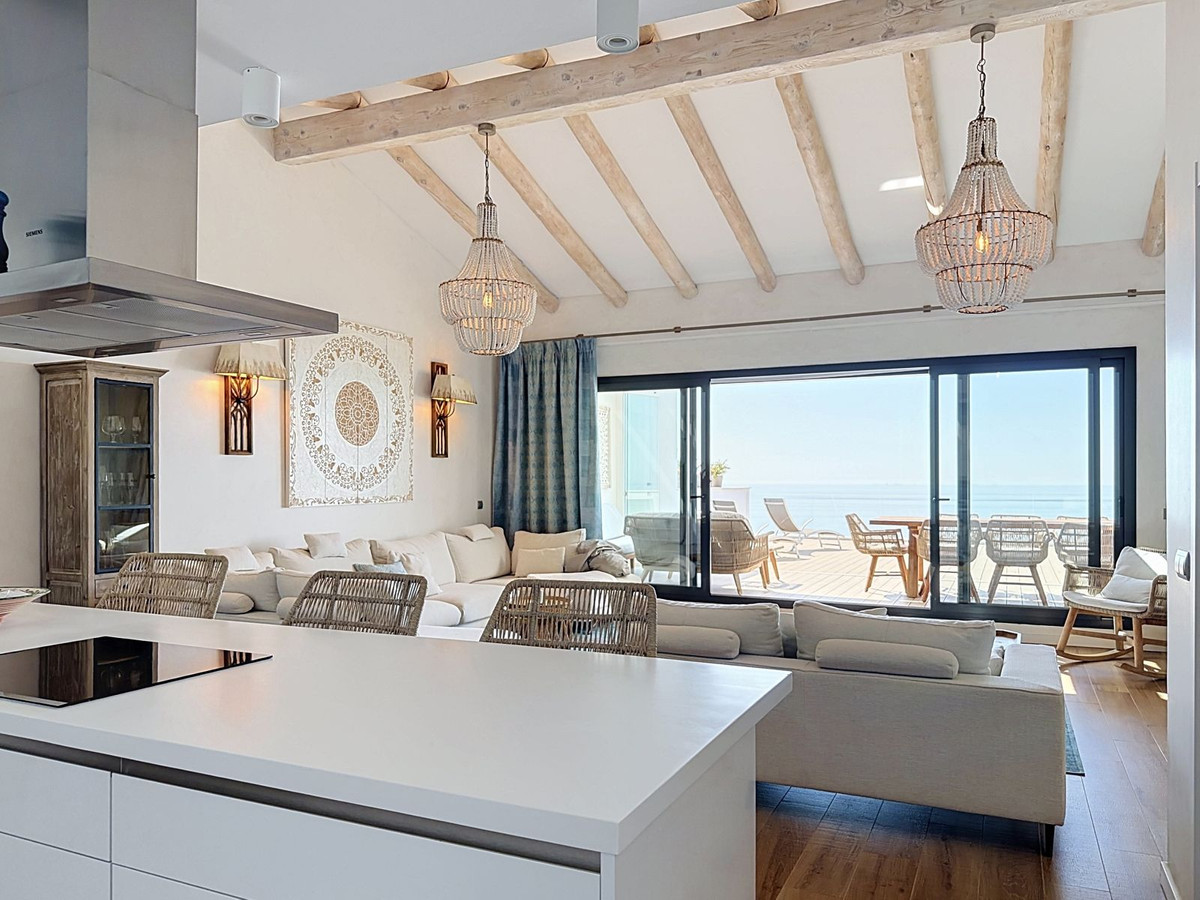 3 Bed Apartment for sale in La Alcaidesa Costa Del Sol, Cádiz, Spain