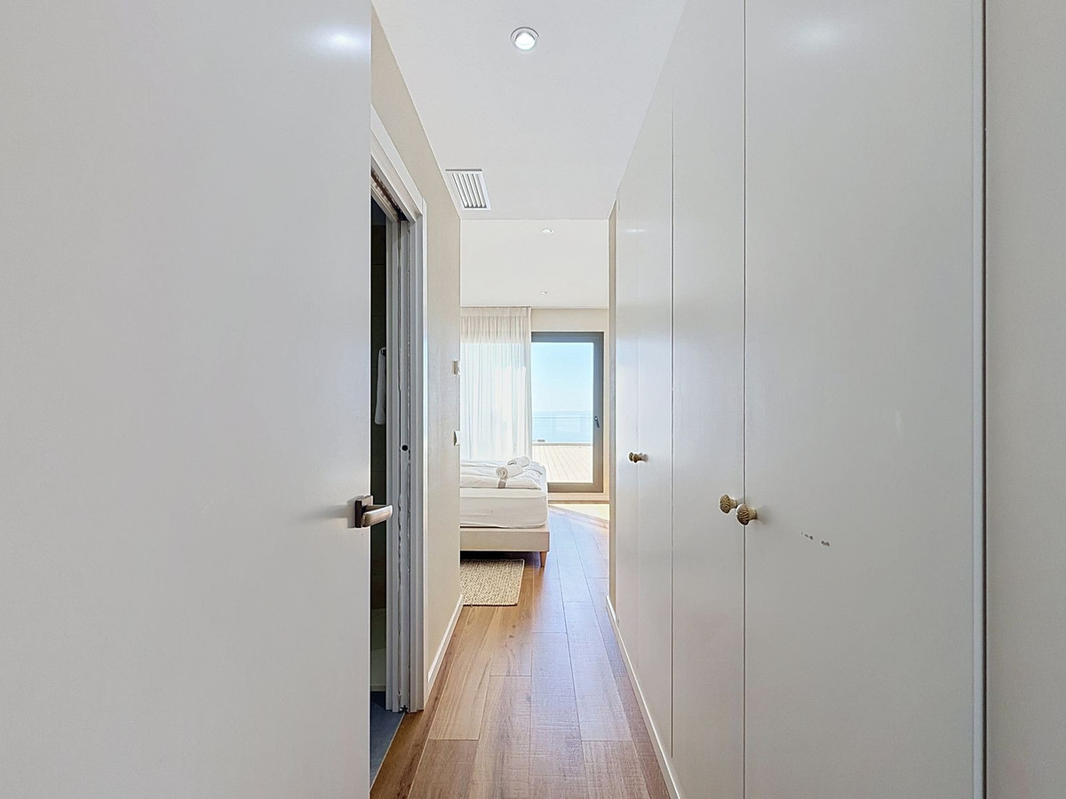 3 Bed Apartment for sale in La Alcaidesa Costa Del Sol, Cádiz, Spain