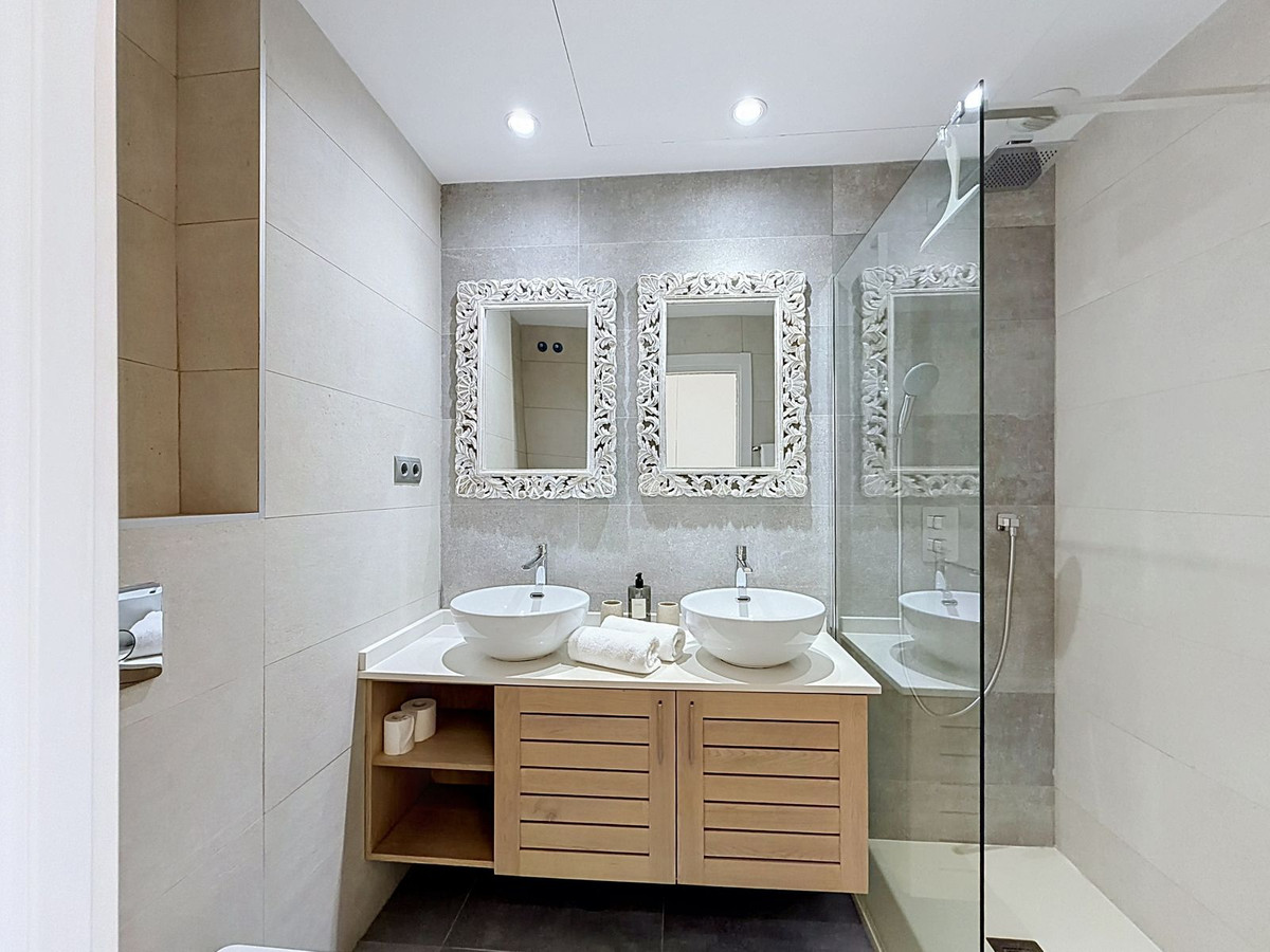 3 Bed Apartment for sale in La Alcaidesa Costa Del Sol, Cádiz, Spain