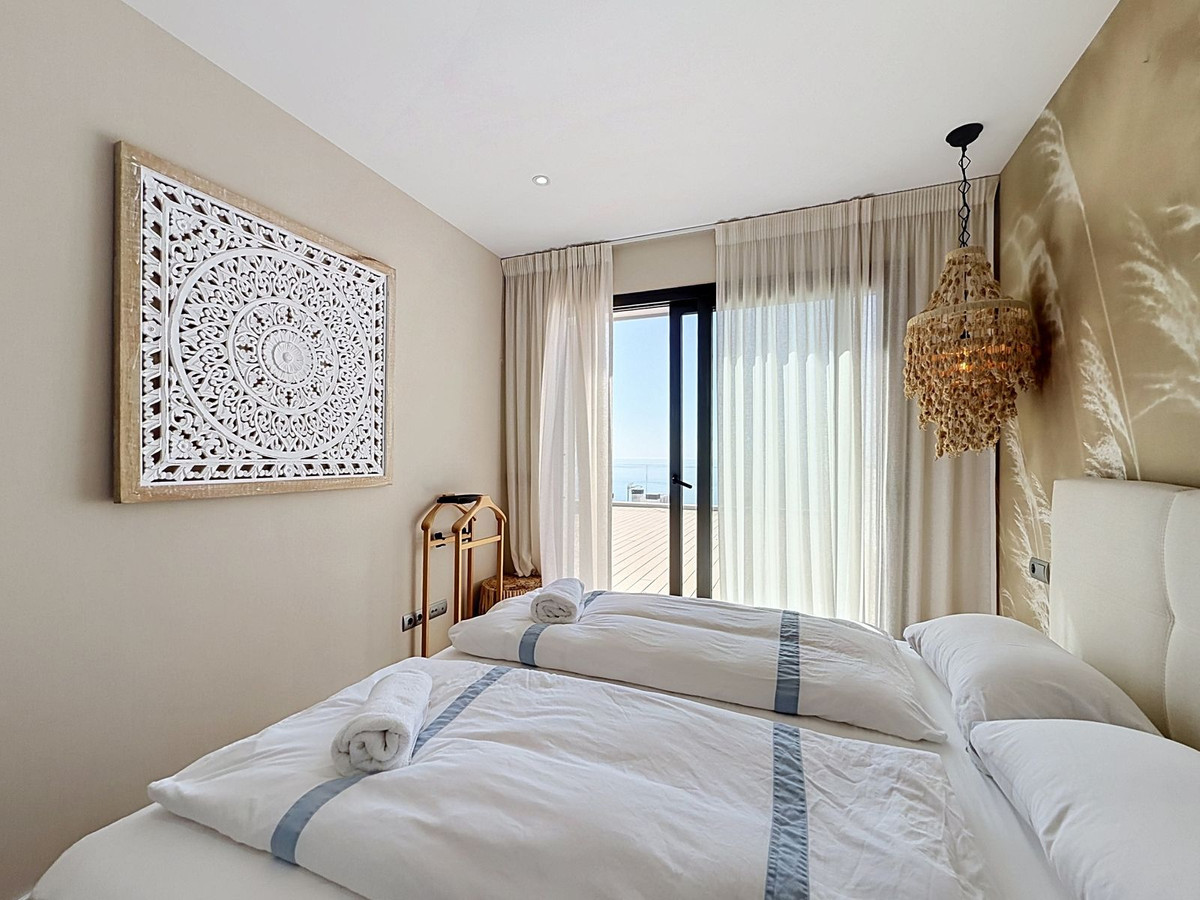 3 Bed Apartment for sale in La Alcaidesa Costa Del Sol, Cádiz, Spain