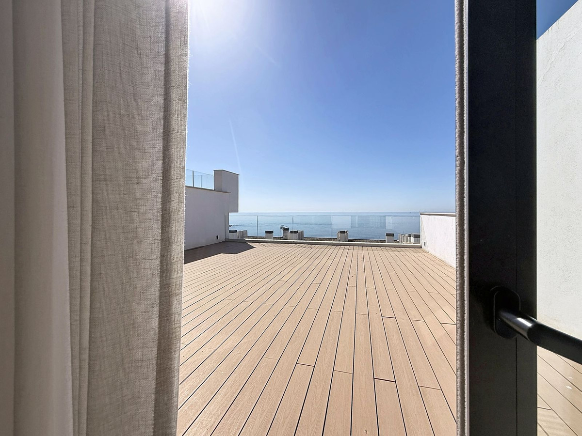 3 Bed Apartment for sale in La Alcaidesa Costa Del Sol, Cádiz, Spain