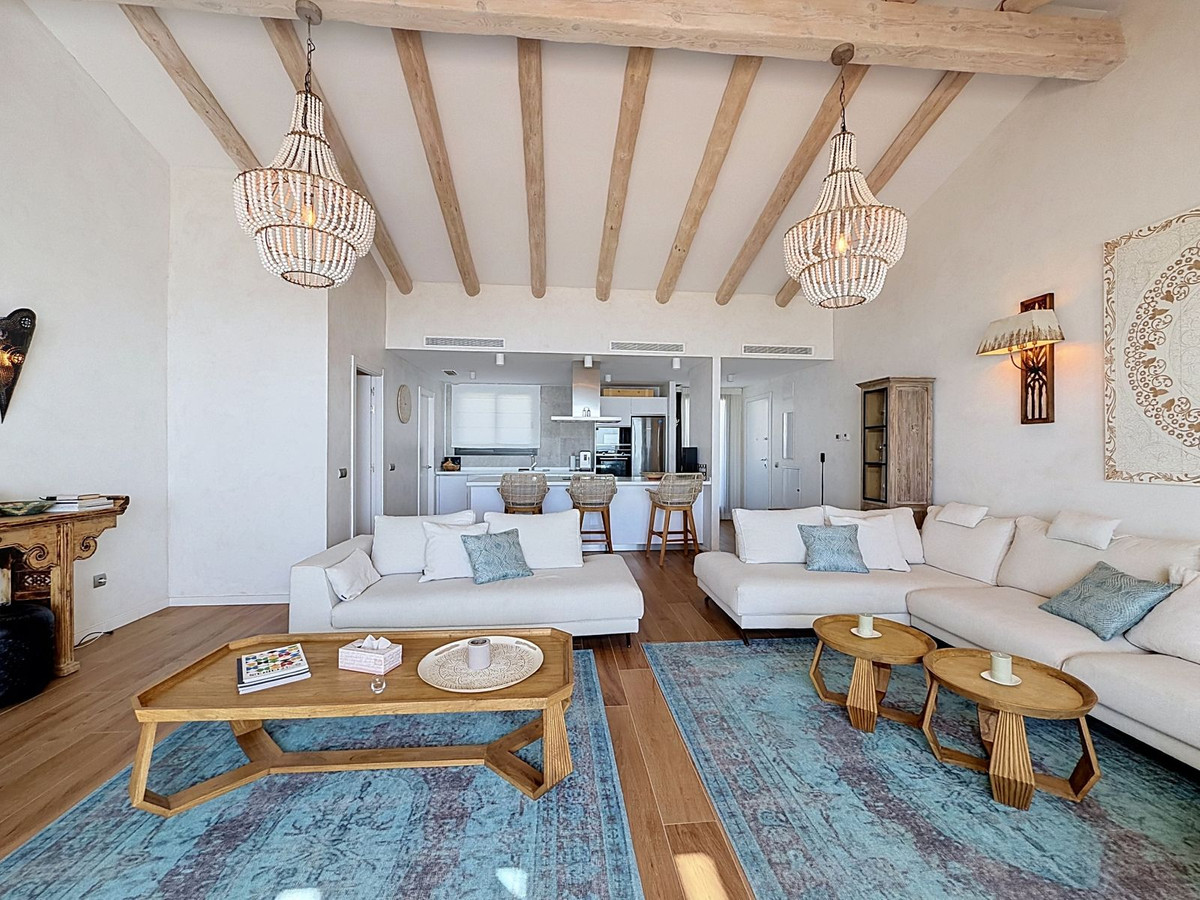 3 Bed Apartment for sale in La Alcaidesa Costa Del Sol, Cádiz, Spain