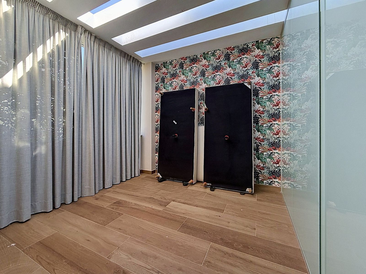 3 Bed Apartment for sale in La Alcaidesa Costa Del Sol, Cádiz, Spain