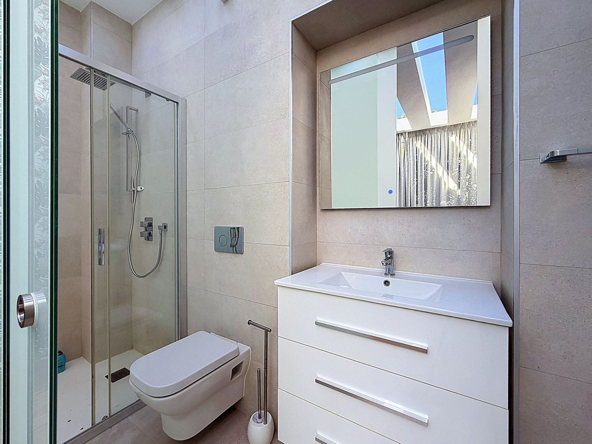 3 Bed Apartment for sale in La Alcaidesa Costa Del Sol, Cádiz, Spain