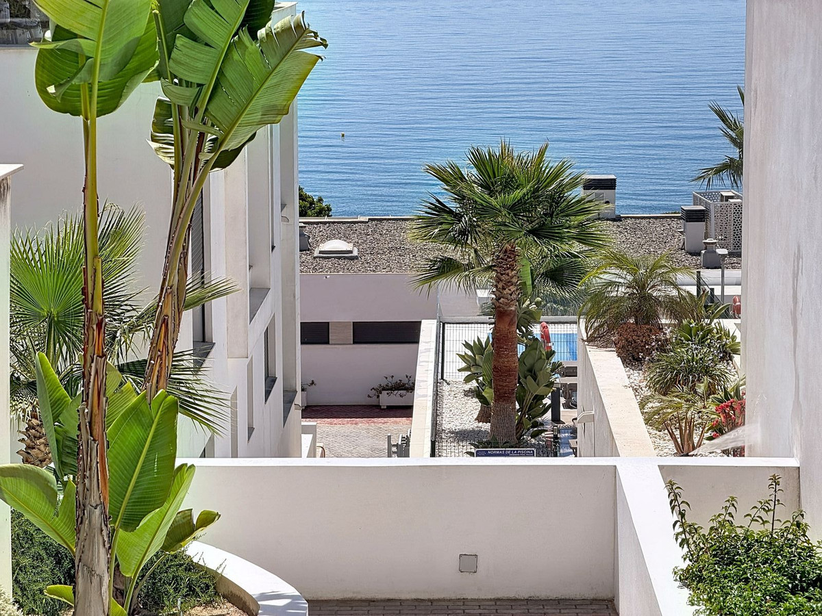 3 Bed Apartment for sale in La Alcaidesa Costa Del Sol, Cádiz, Spain