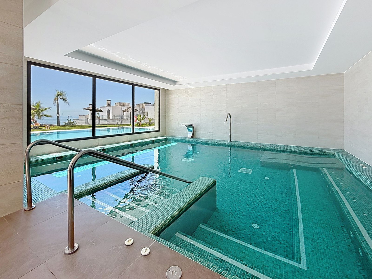 3 Bed Apartment for sale in La Alcaidesa Costa Del Sol, Cádiz, Spain