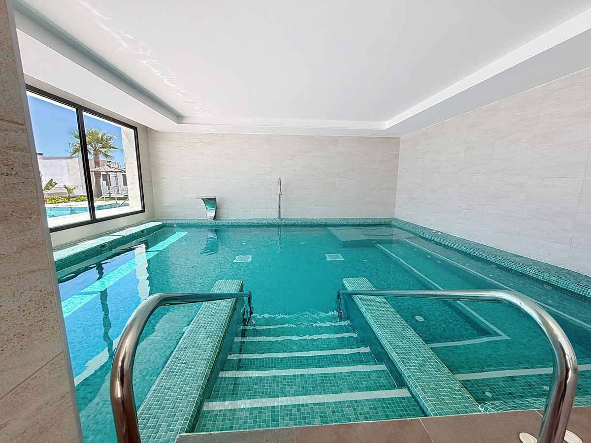 3 Bed Apartment for sale in La Alcaidesa Costa Del Sol, Cádiz, Spain
