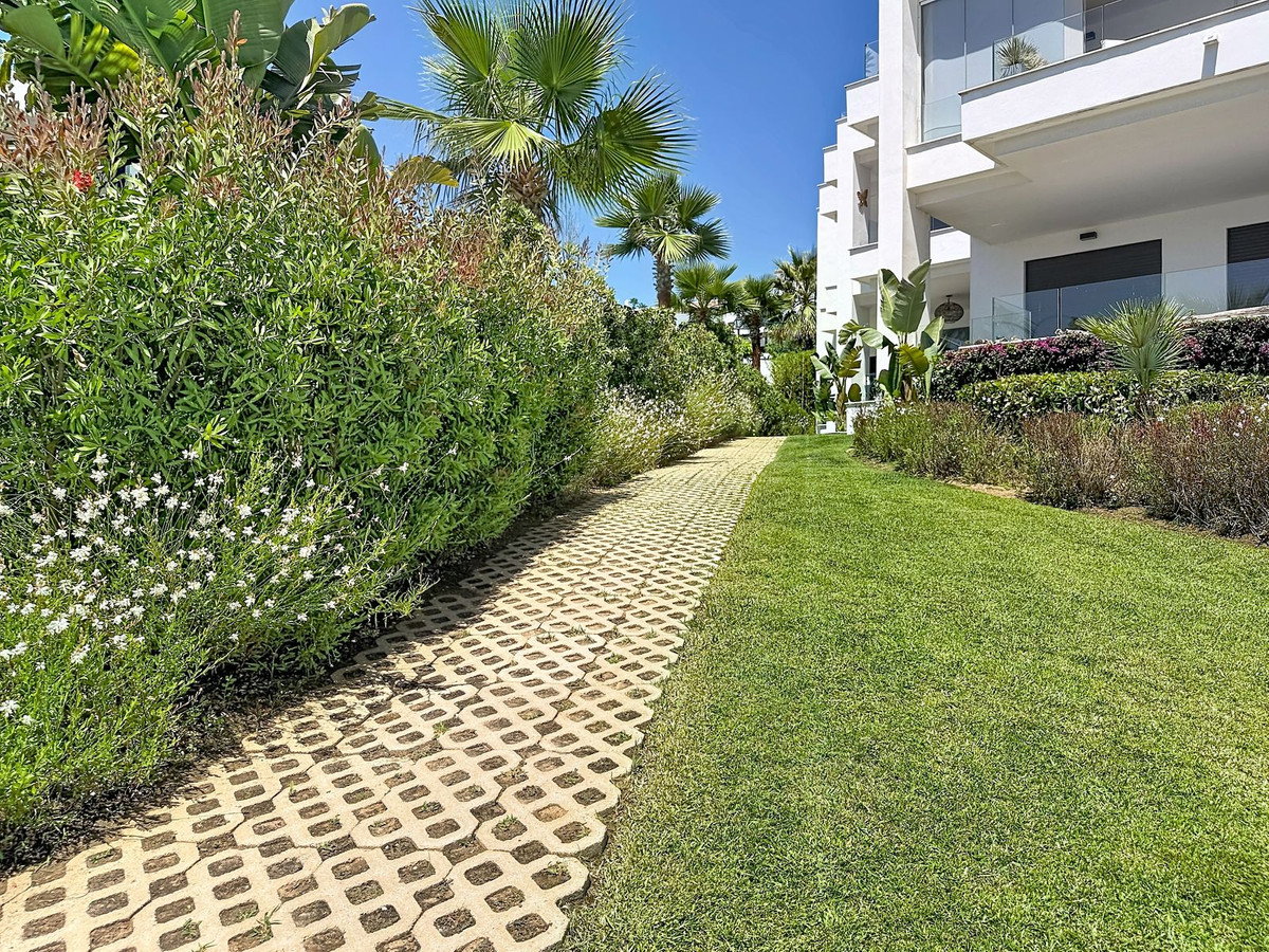 3 Bed Apartment for sale in La Alcaidesa Costa Del Sol, Cádiz, Spain