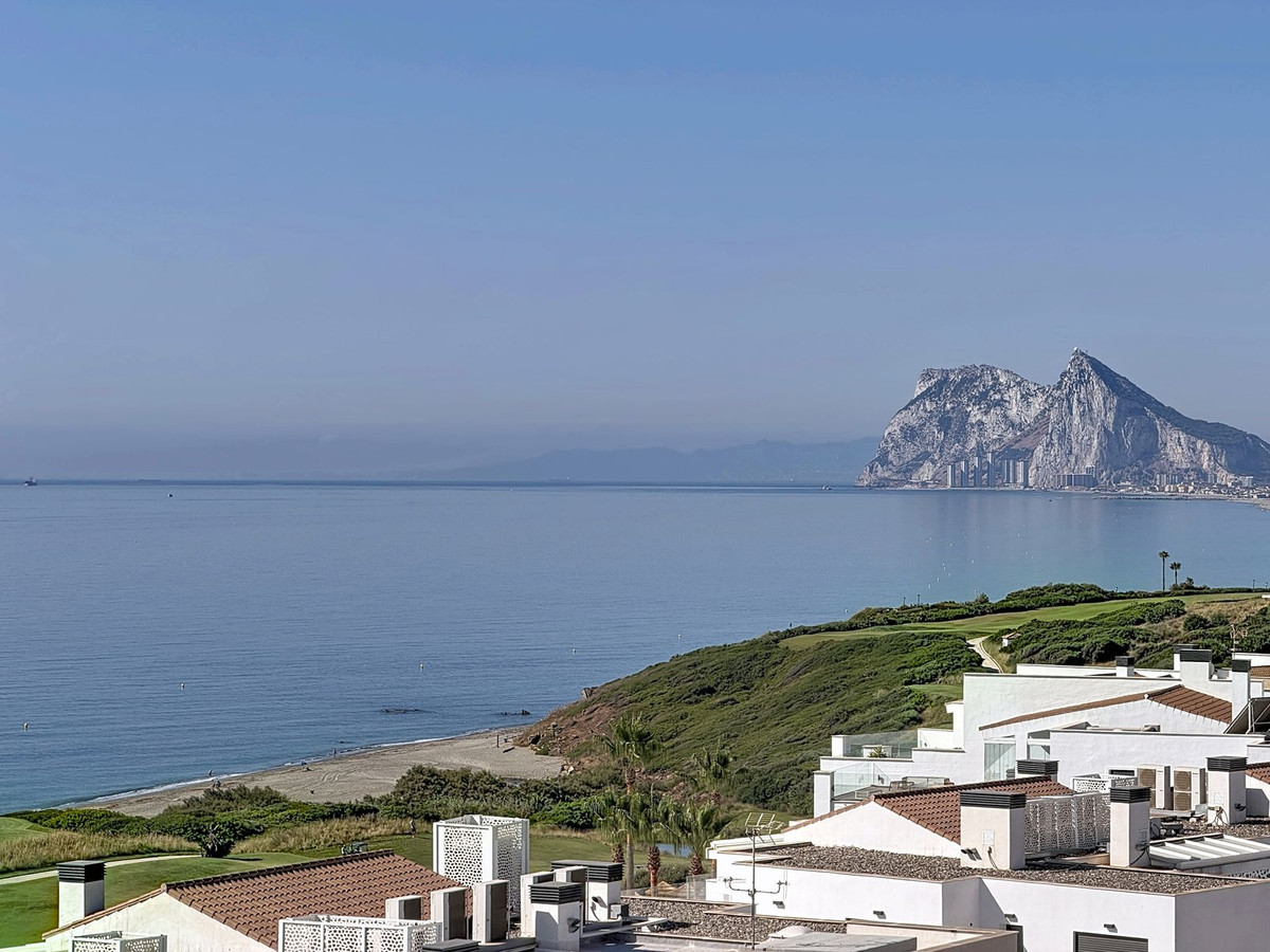 3 Bed Apartment for sale in La Alcaidesa Costa Del Sol, Cádiz, Spain