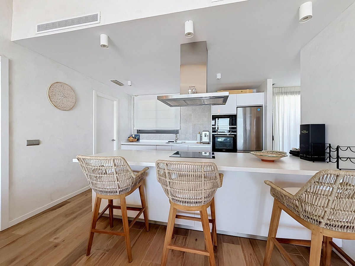 3 Bed Apartment for sale in La Alcaidesa Costa Del Sol, Cádiz, Spain