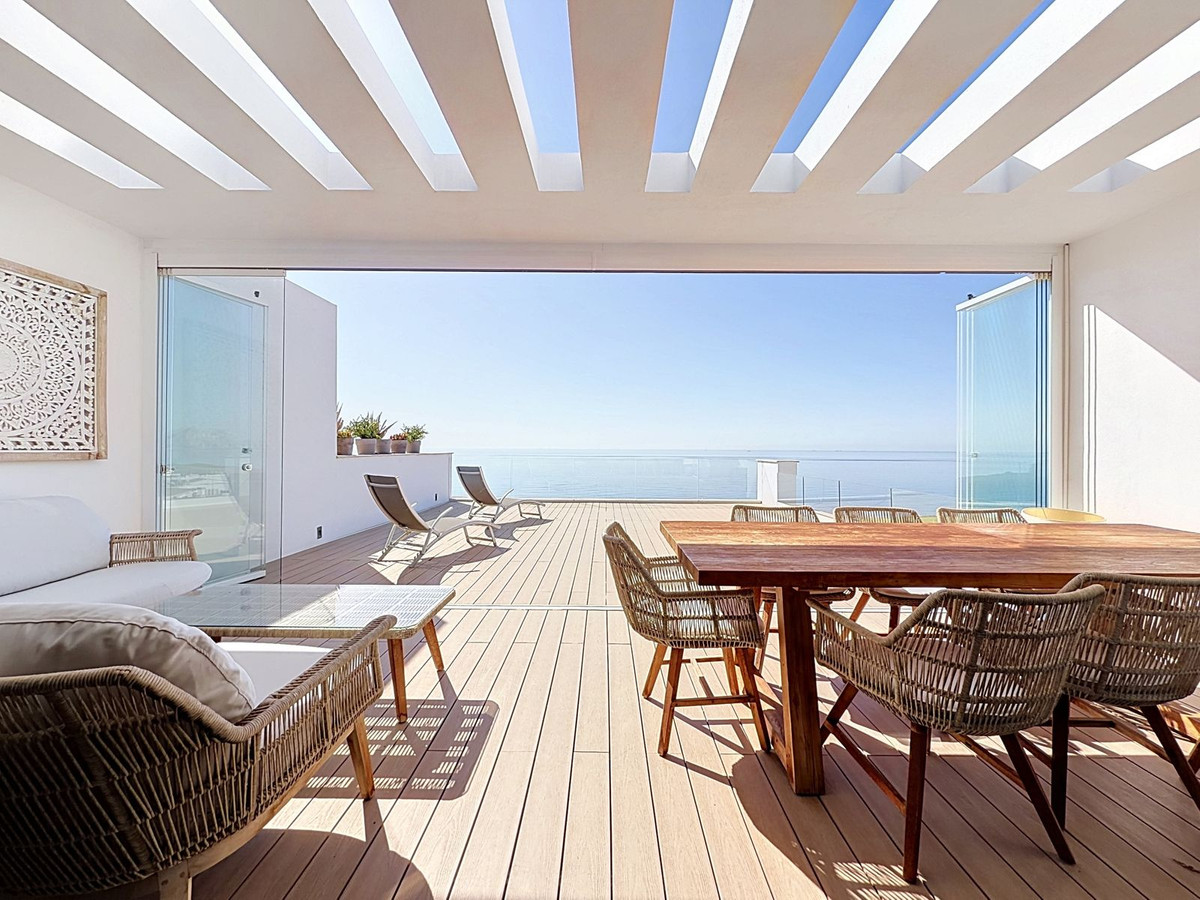 3 Bed Apartment for sale in La Alcaidesa Costa Del Sol, Cádiz, Spain