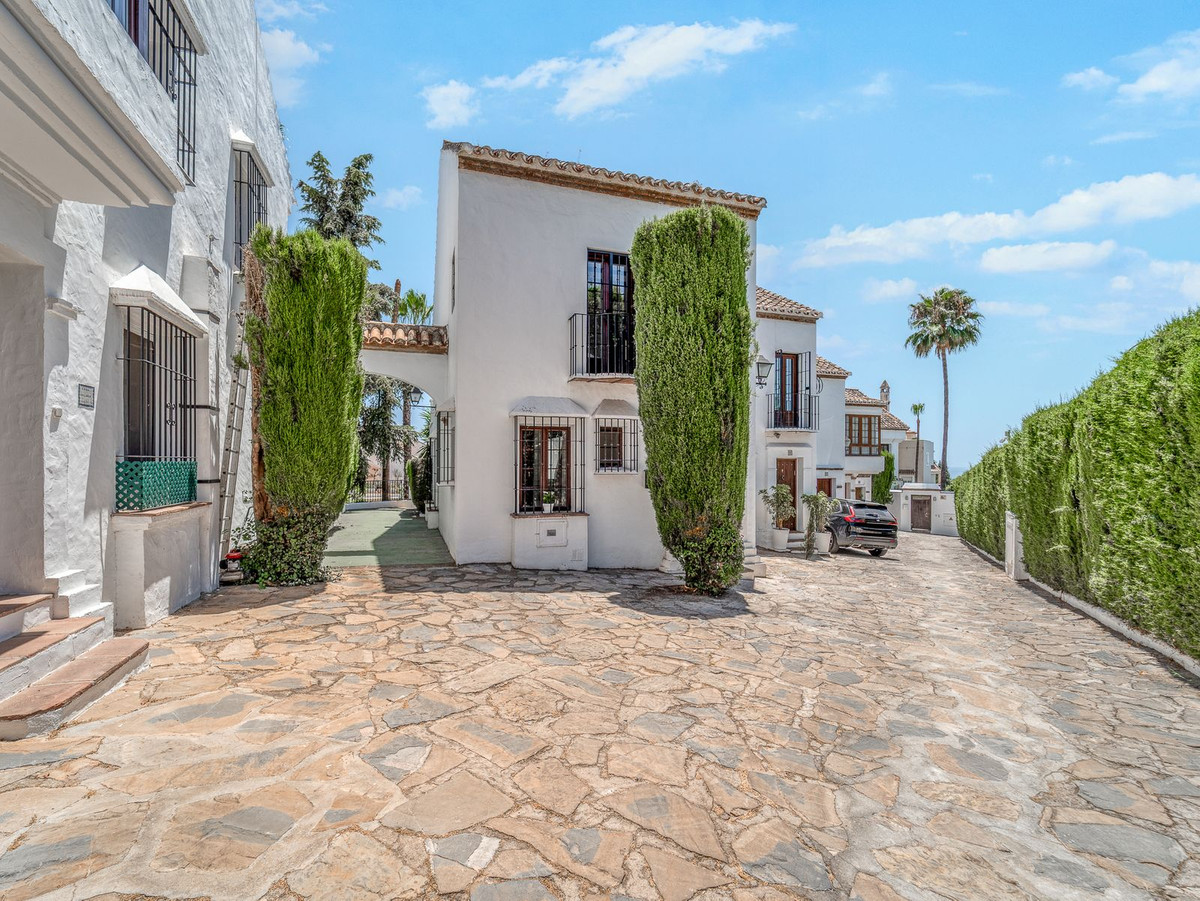 3 Bed Townhouse for sale in Marbella Costa Del Sol, Málaga, Spain