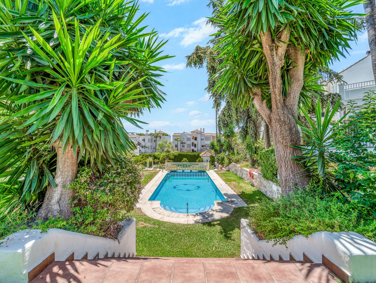3 Bed Townhouse for sale in Marbella Costa Del Sol, Málaga, Spain