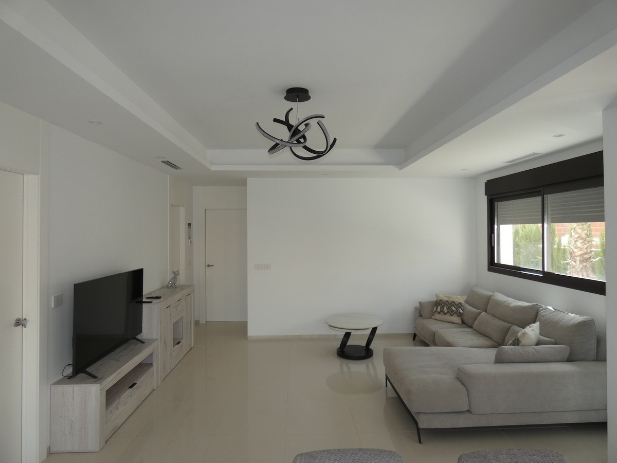 Se vende Villa - Chalet de 3 dormitorios en Costa Blanca, Alicante, España