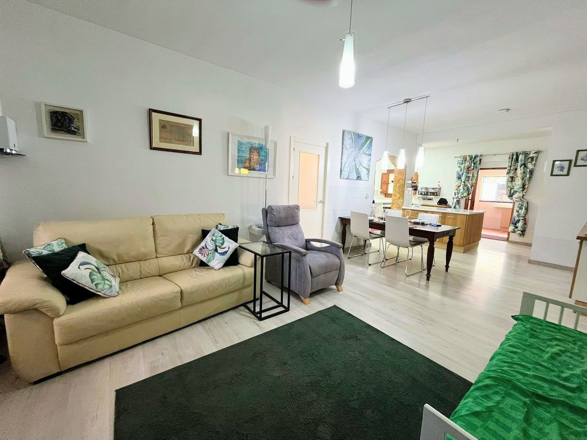 Se vende Villa - Chalet de 6 dormitorios en Costa Calida, Murcia, España