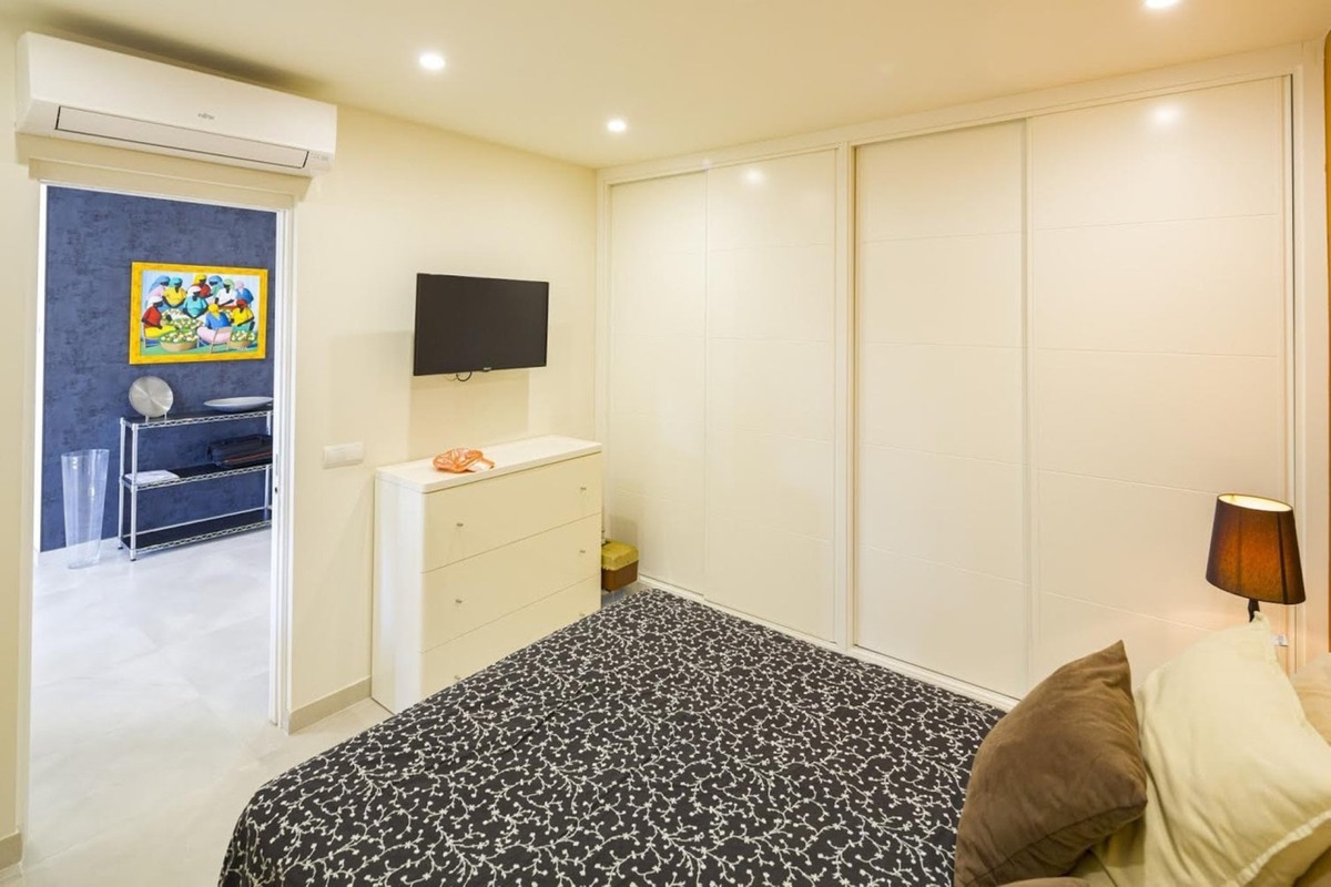 3 Bed Apartment for sale in Nueva Andalucía Costa Del Sol, Málaga, Spain