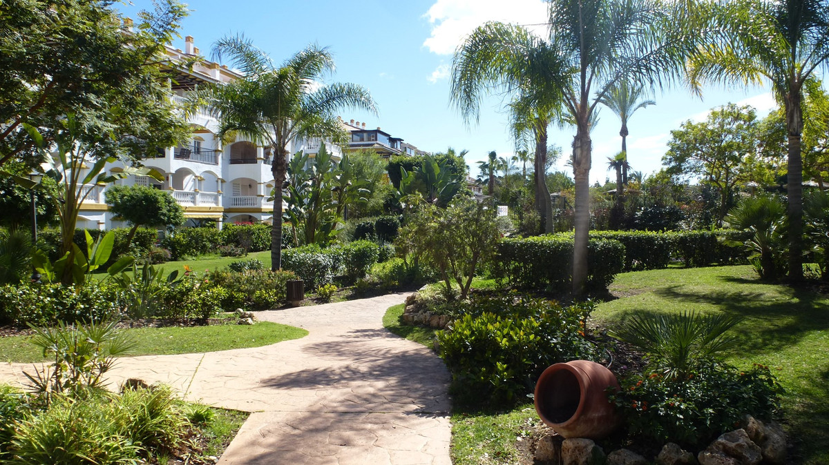 3 Bed Apartment for sale in Nueva Andalucía Costa Del Sol, Málaga, Spain