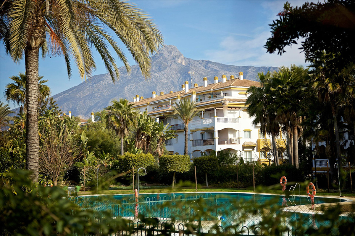 3 Bed Apartment for sale in Nueva Andalucía Costa Del Sol, Málaga, Spain
