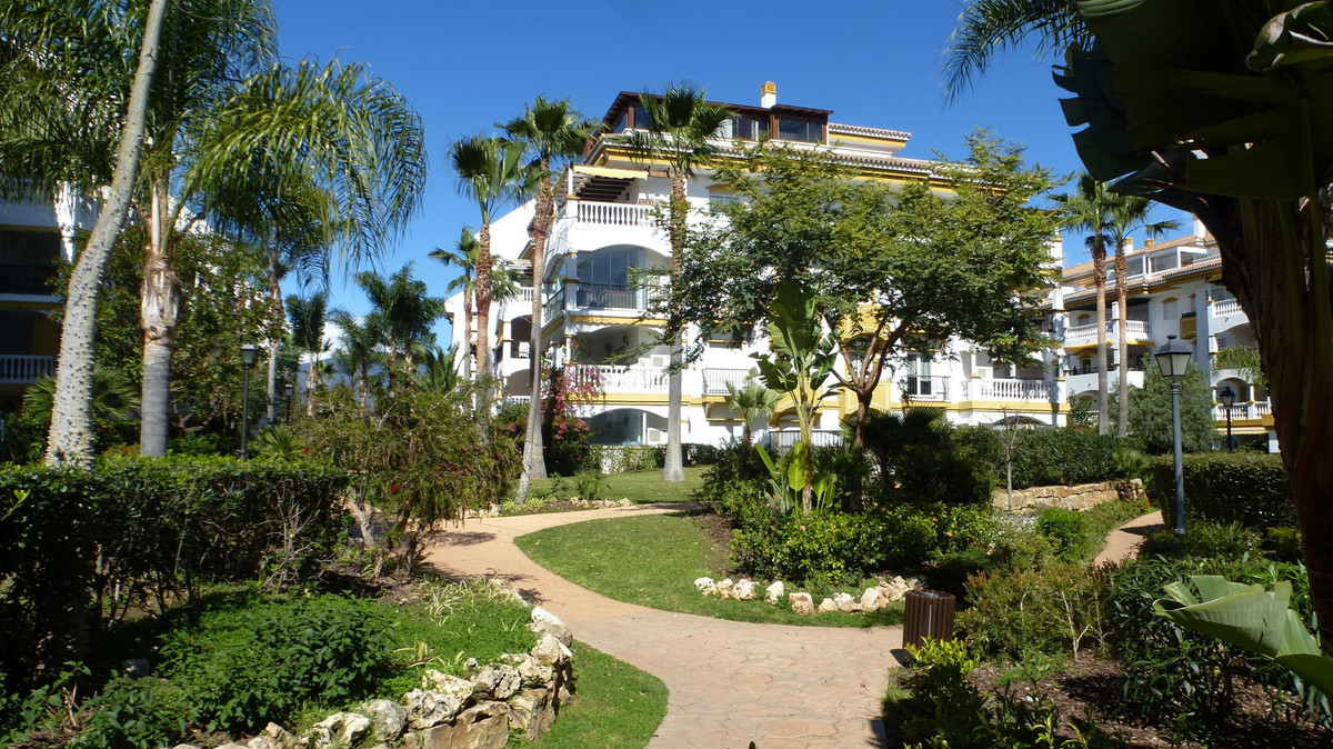 3 Bed Apartment for sale in Nueva Andalucía Costa Del Sol, Málaga, Spain