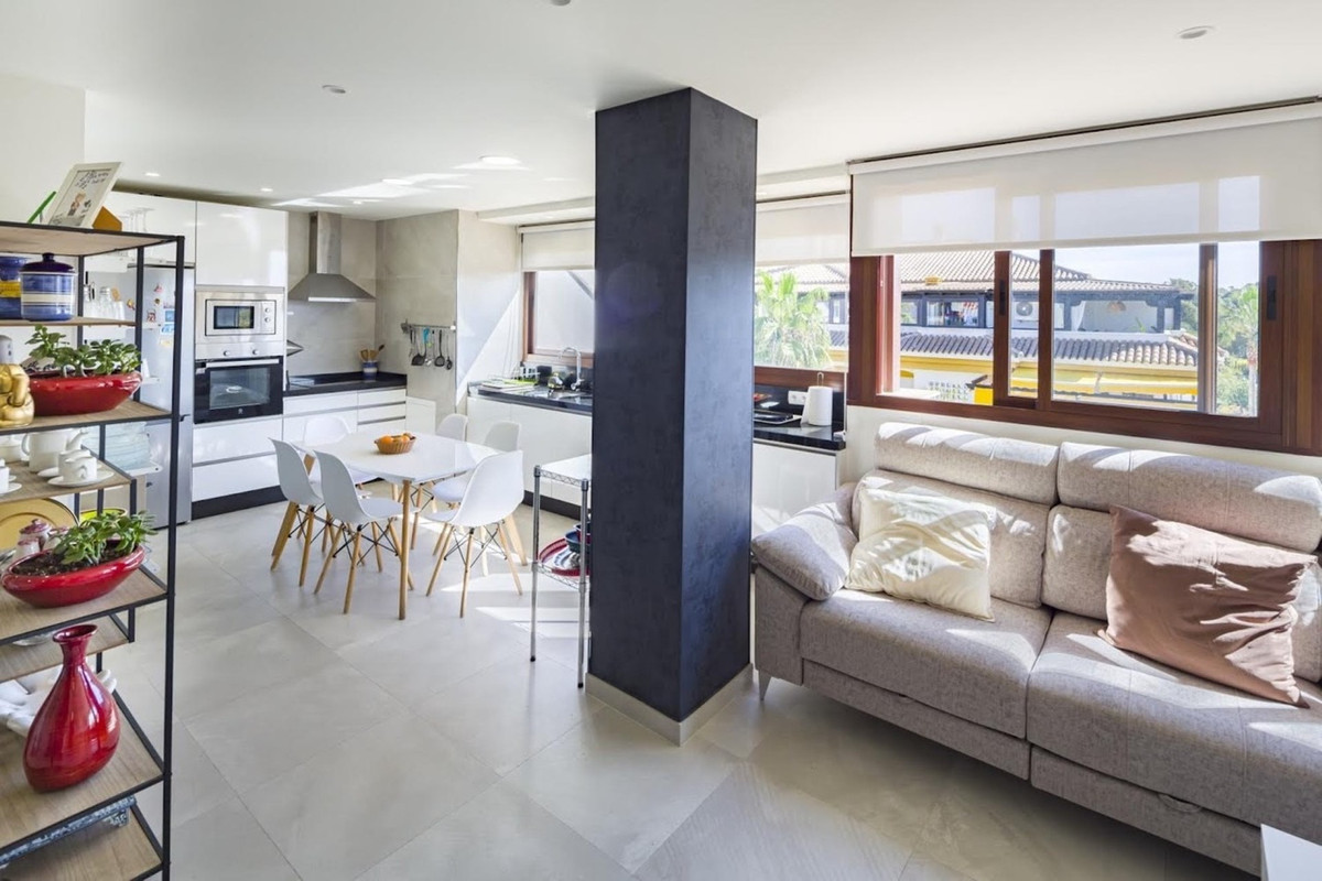 3 Bed Apartment for sale in Nueva Andalucía Costa Del Sol, Málaga, Spain