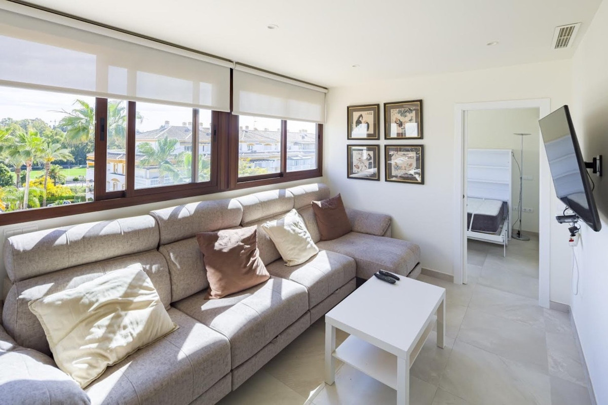 3 Bed Apartment for sale in Nueva Andalucía Costa Del Sol, Málaga, Spain