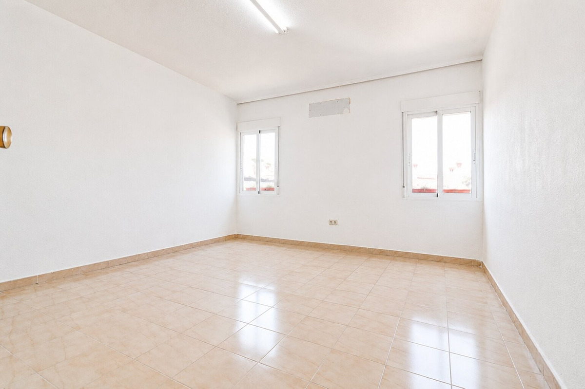 Commercial unit for sale in Dona Pepa Costa Blanca, Alicante, Spain