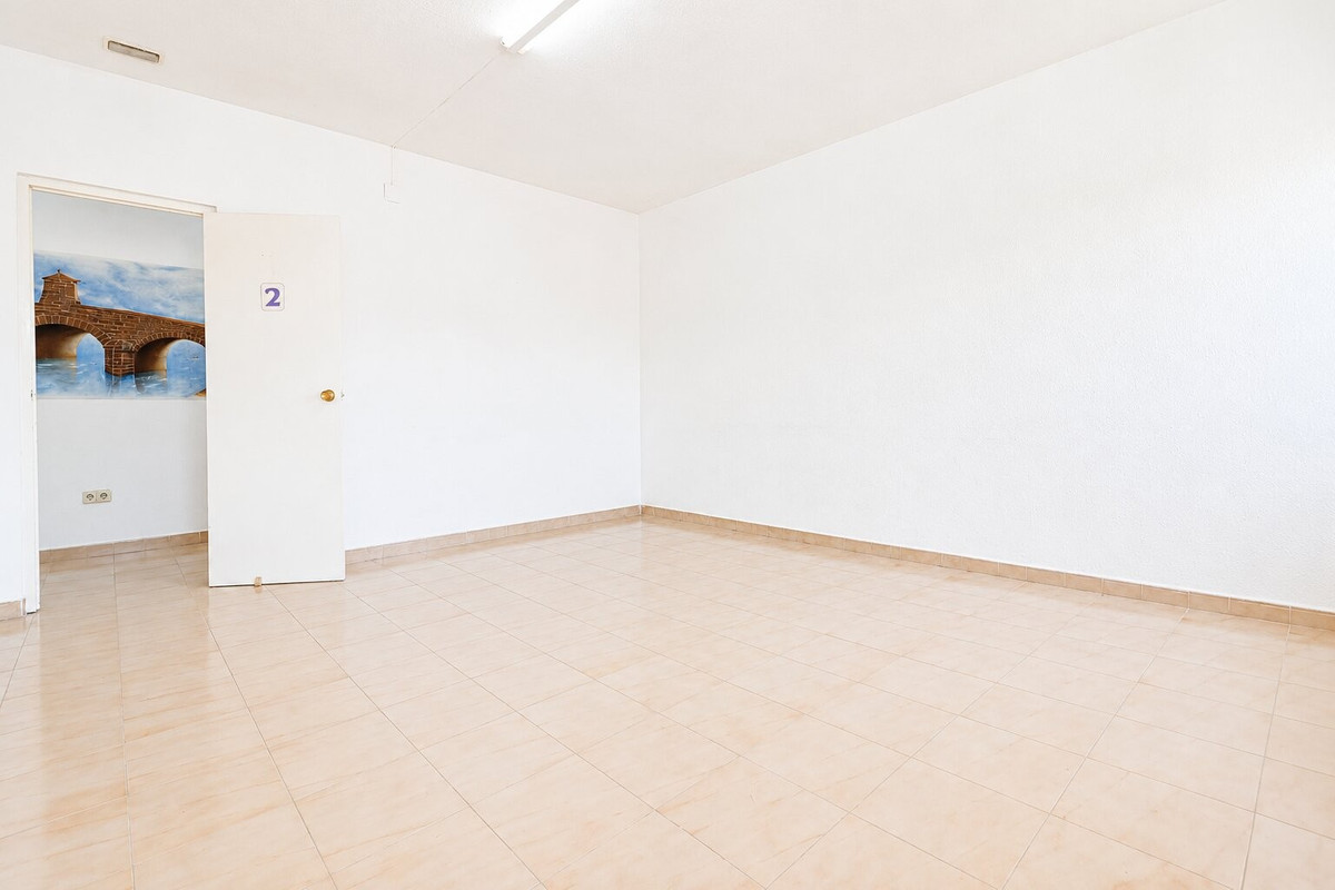Commercial unit for sale in Dona Pepa Costa Blanca, Alicante, Spain