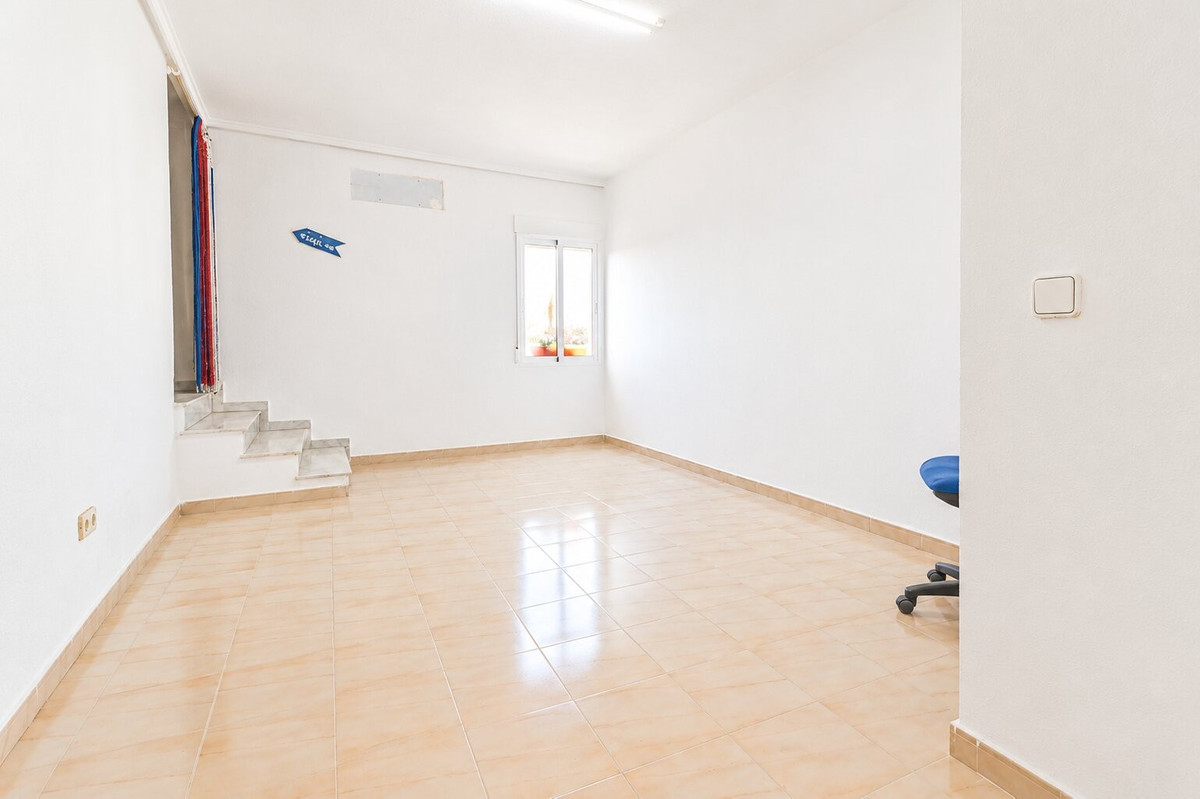 Commercial unit for sale in Dona Pepa Costa Blanca, Alicante, Spain