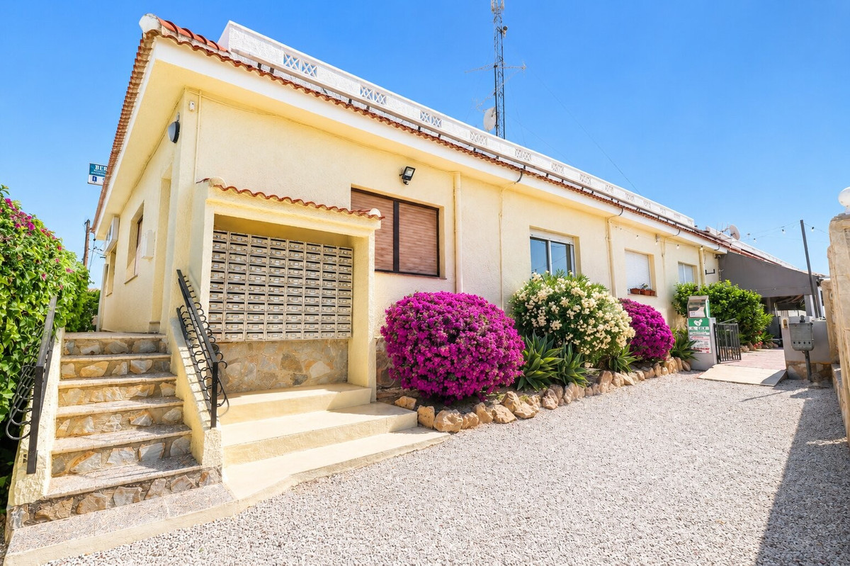 Commercial unit for sale in Dona Pepa Costa Blanca, Alicante, Spain