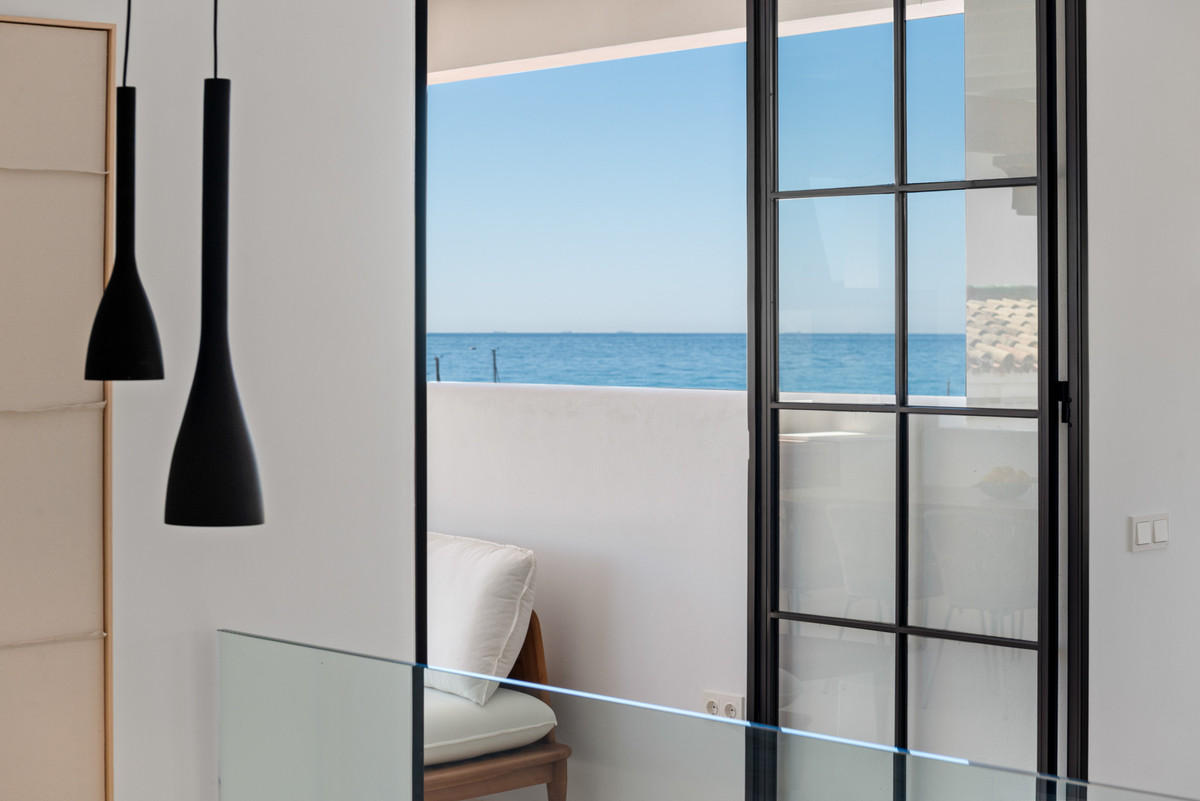4 Bed Apartment for sale in La Duquesa Costa Del Sol, Málaga, Spain