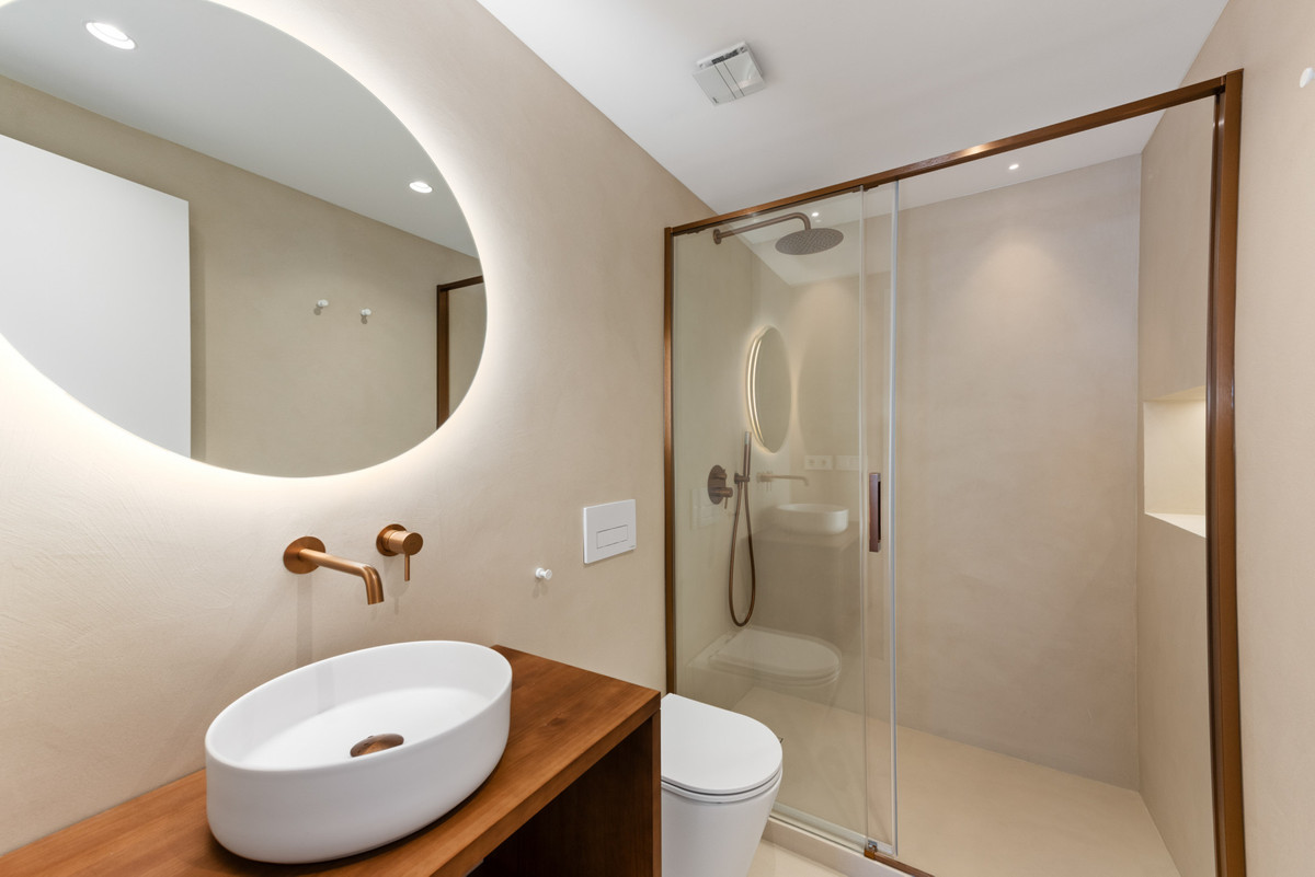 4 Bed Apartment for sale in La Duquesa Costa Del Sol, Málaga, Spain