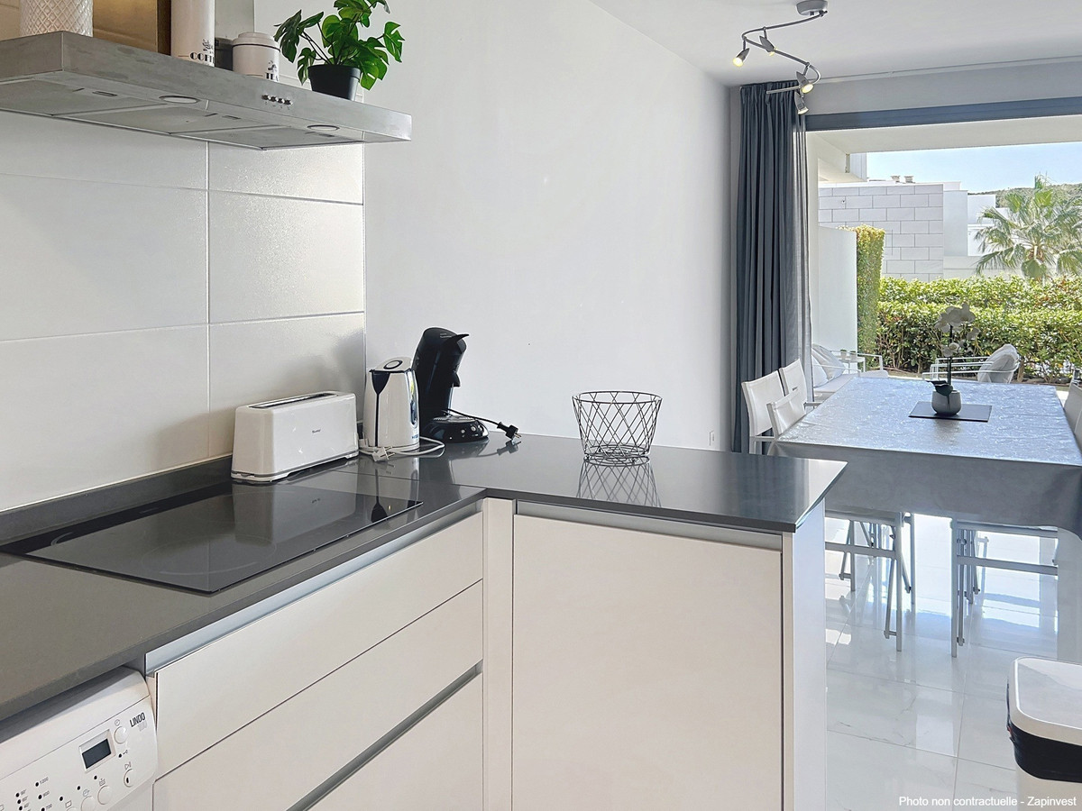 Se vende Apartamento Planta Baja de 3 dormitorios en Costa Del Sol, Málaga, España