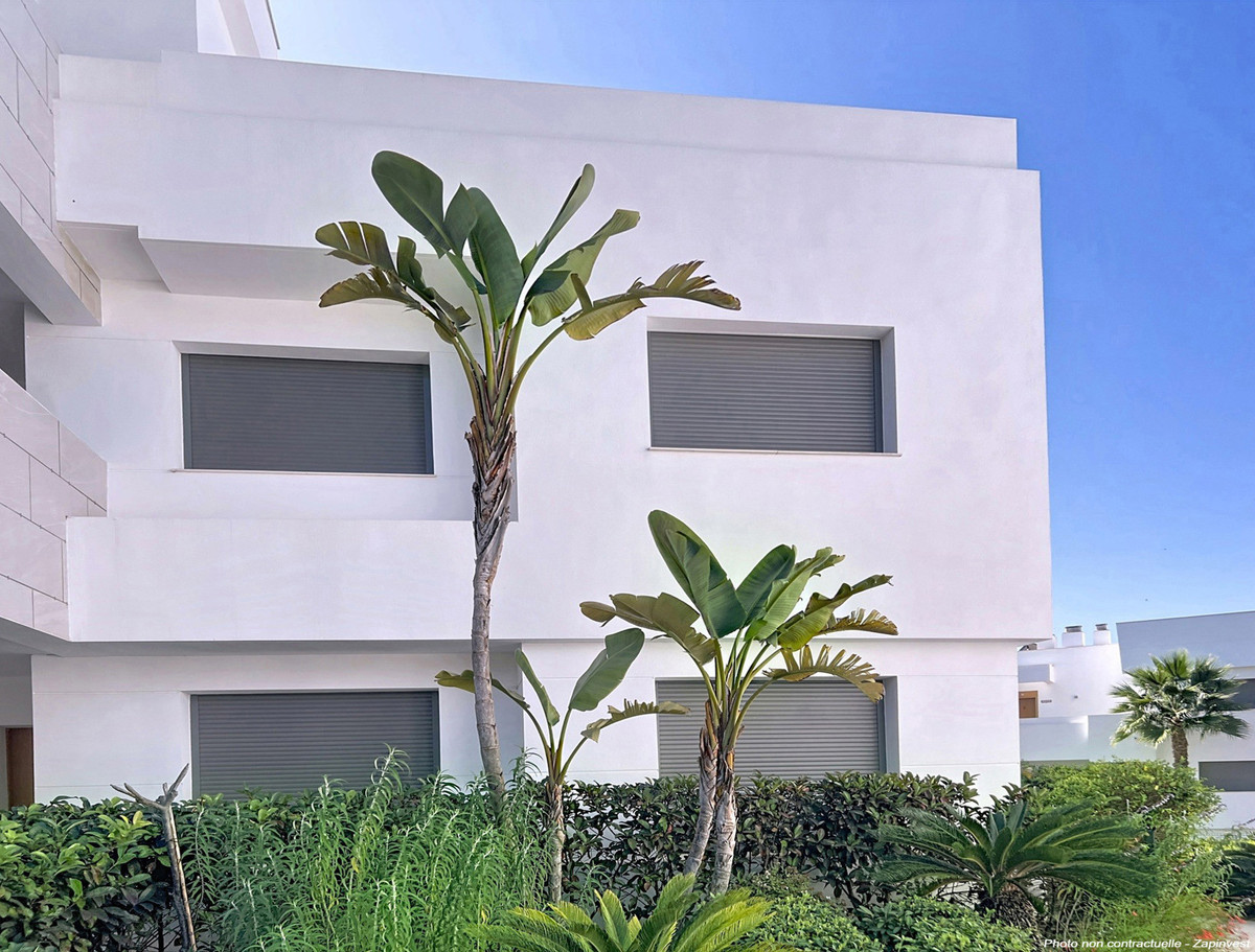 Se vende Apartamento Planta Baja de 3 dormitorios en Costa Del Sol, Málaga, España