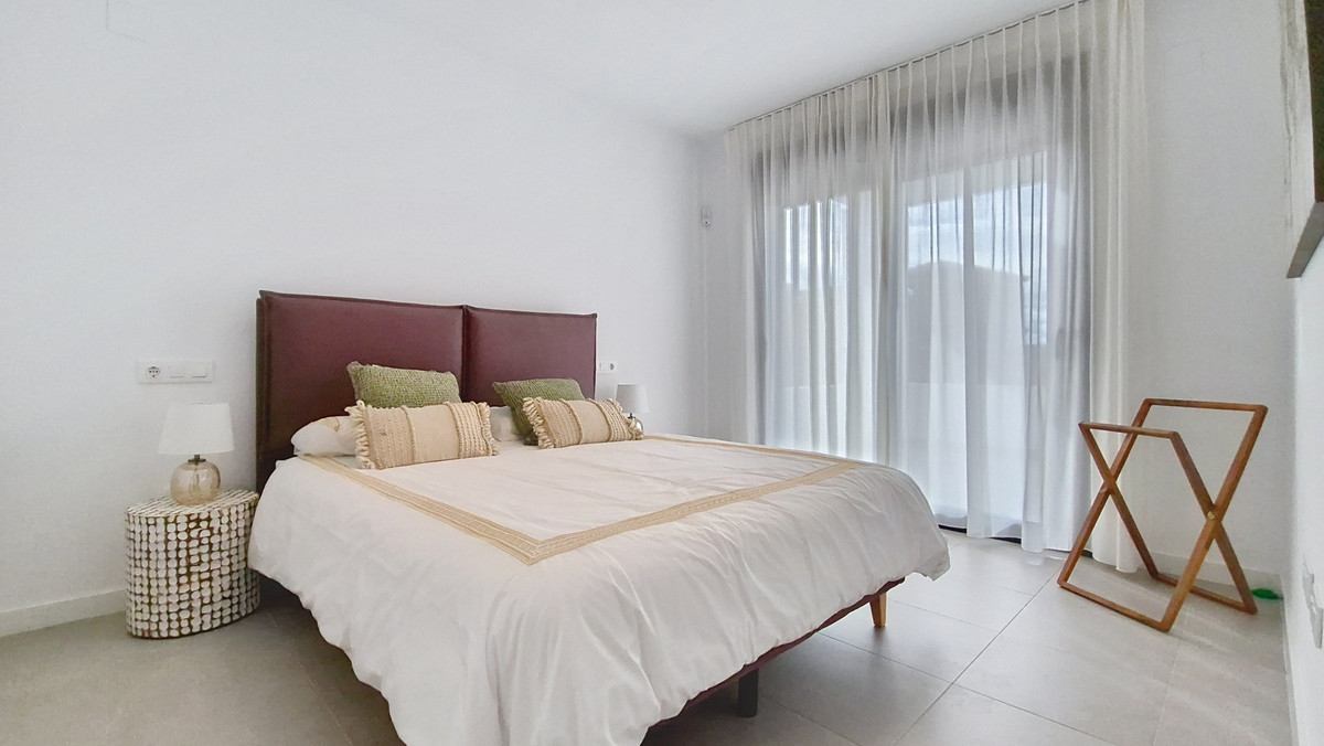 3 Bed Apartment for sale in Casares Costa Del Sol, Málaga, Spain