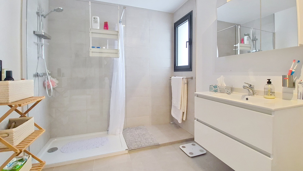 3 Bed Apartment for sale in Casares Costa Del Sol, Málaga, Spain