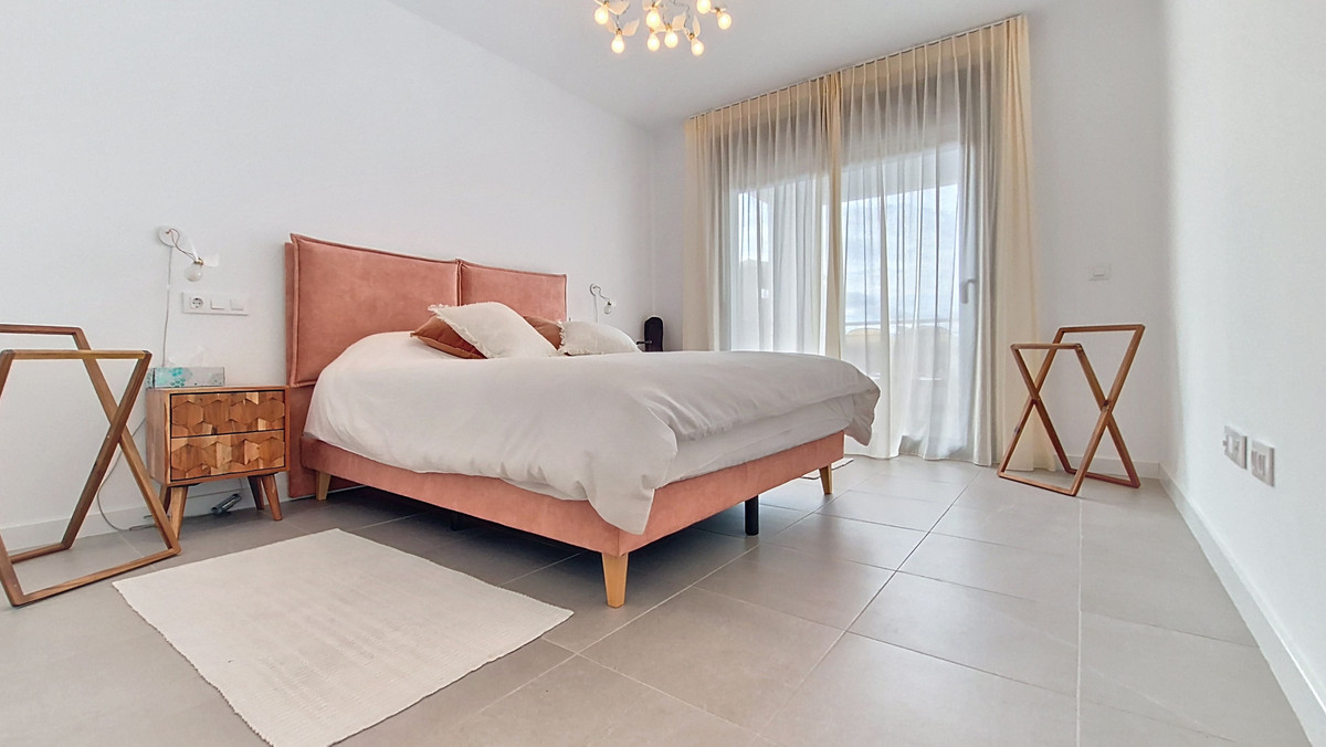 3 Bed Apartment for sale in Casares Costa Del Sol, Málaga, Spain
