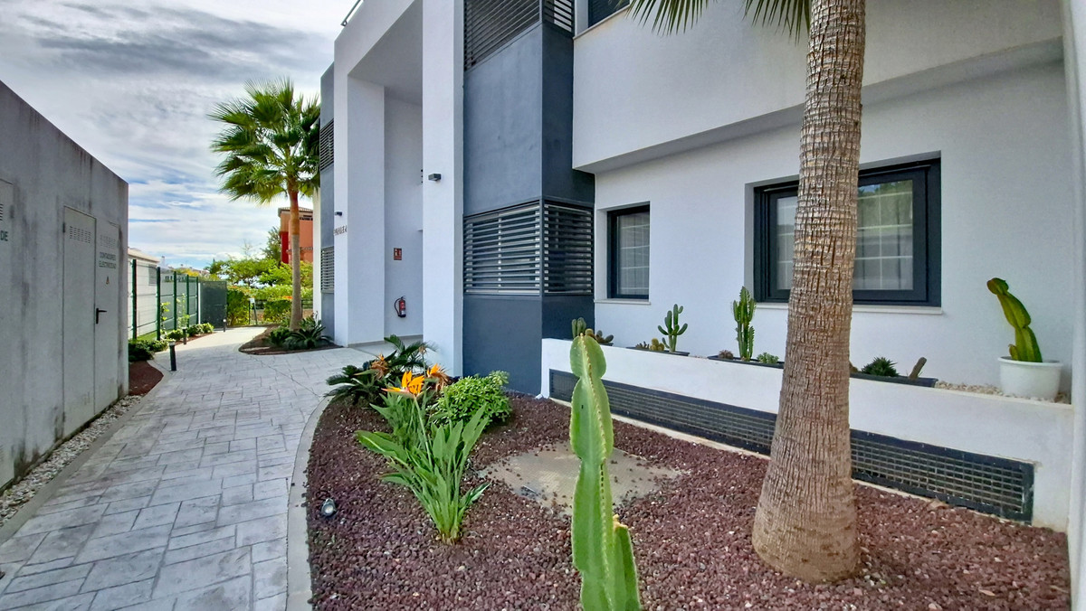 3 Bed Apartment for sale in Casares Costa Del Sol, Málaga, Spain