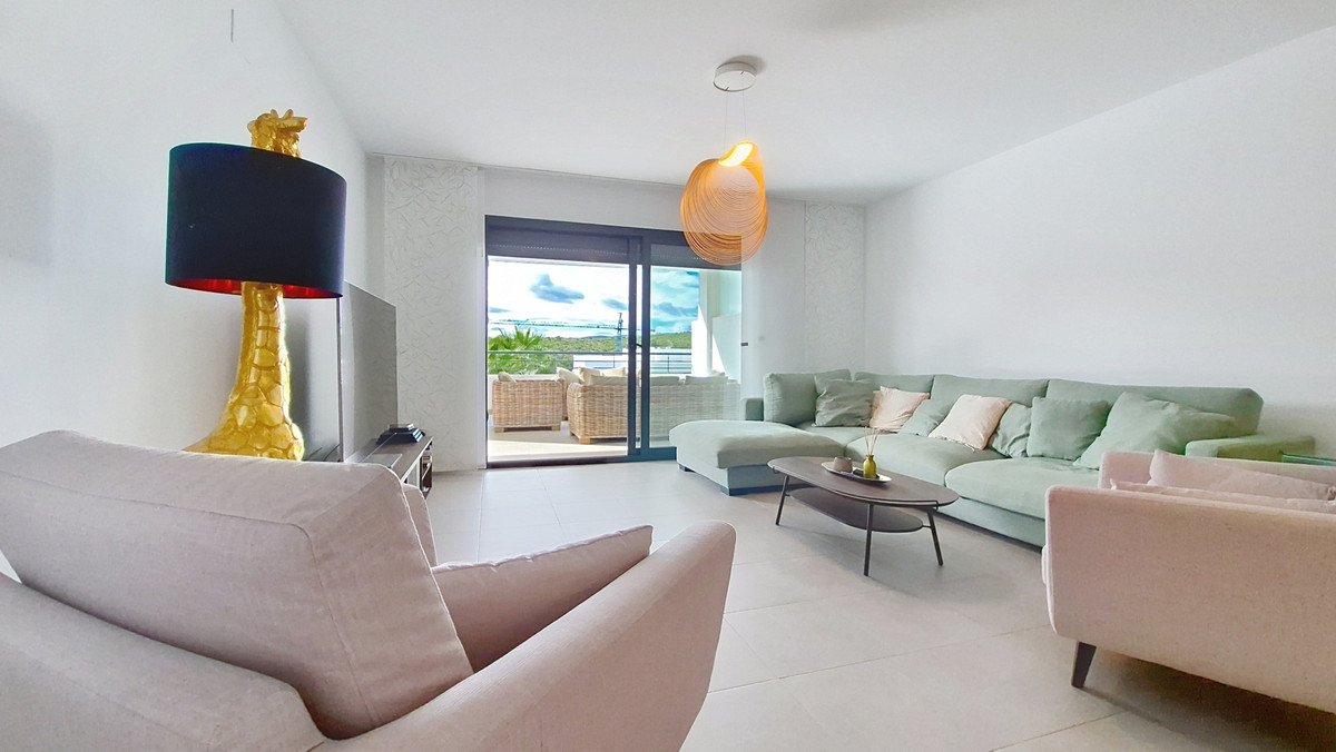 3 Bed Apartment for sale in Casares Costa Del Sol, Málaga, Spain
