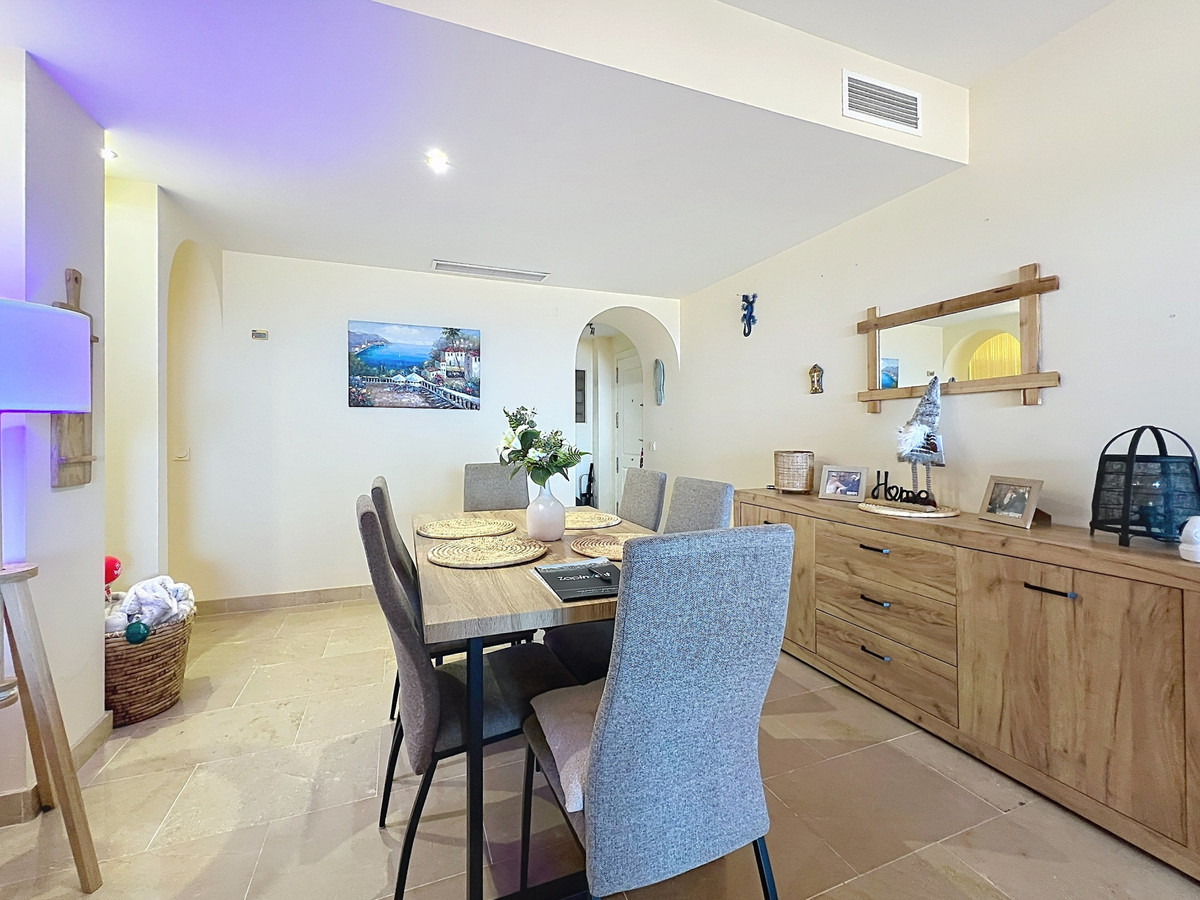 Se vende Apartamento Planta Media de 2 dormitorios en Costa Del Sol, Málaga, España