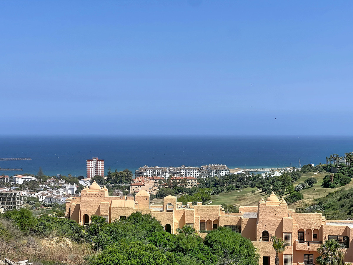 Se vende Apartamento Planta Media de 2 dormitorios en Costa Del Sol, Málaga, España