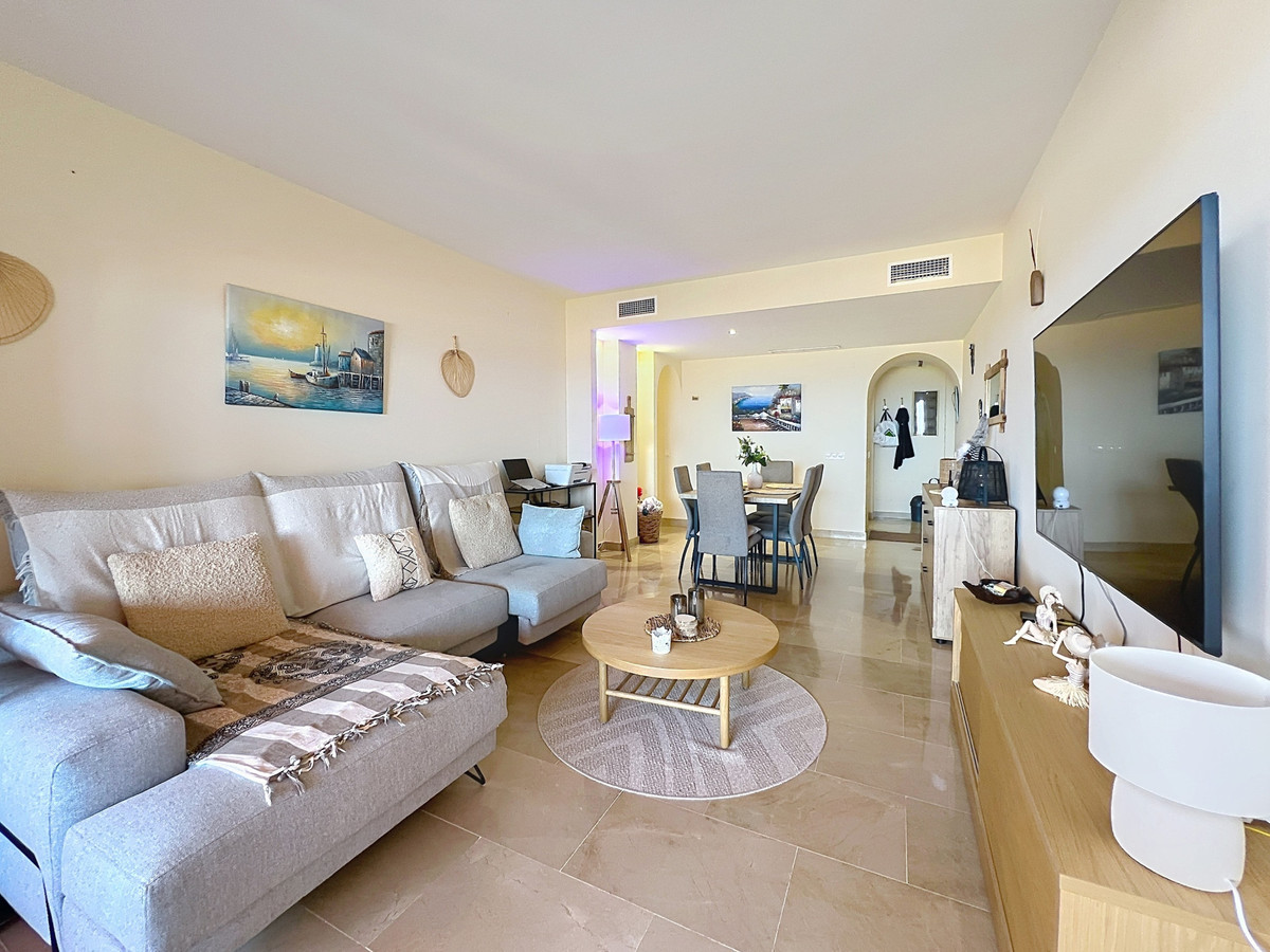 Se vende Apartamento Planta Media de 2 dormitorios en Costa Del Sol, Málaga, España