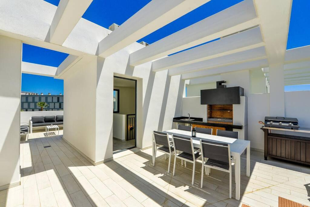 3 Bed Townhouse for sale in Manilva Costa Del Sol, Málaga, Spain